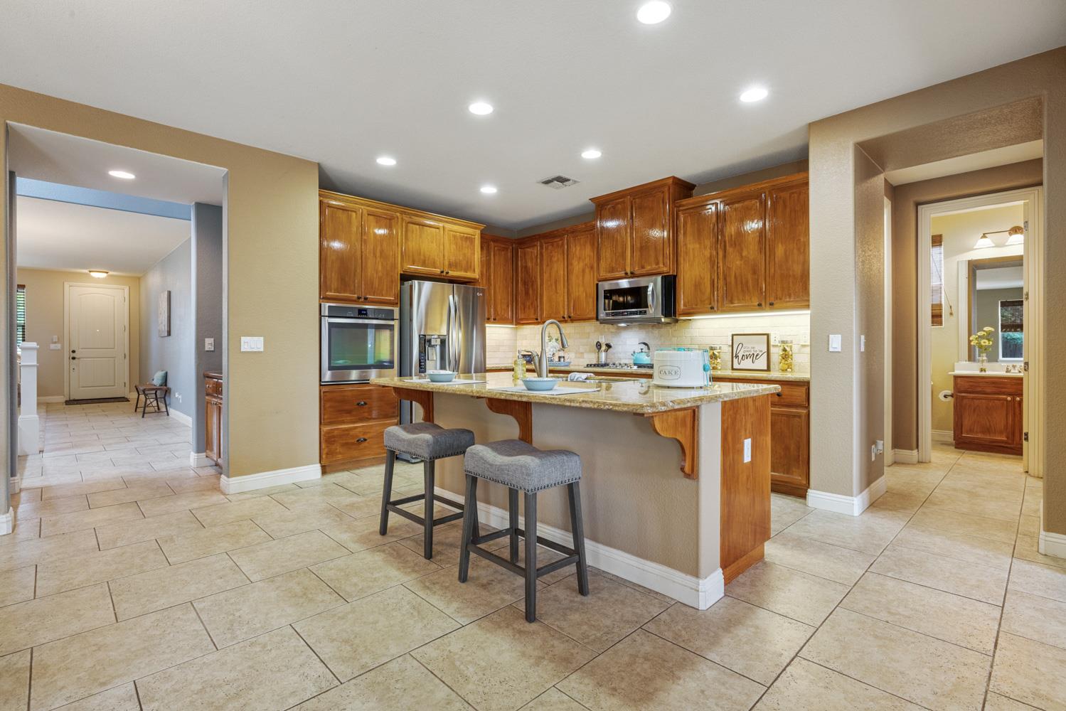 Detail Gallery Image 17 of 76 For 1734 Bandoni Ln, Manteca,  CA 95337 - 4 Beds | 3/1 Baths
