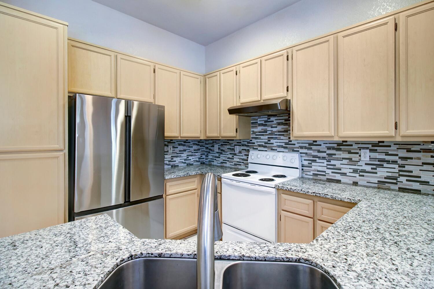 Detail Gallery Image 8 of 28 For 2385 Roualt St, Davis,  CA 95618 - 3 Beds | 2 Baths