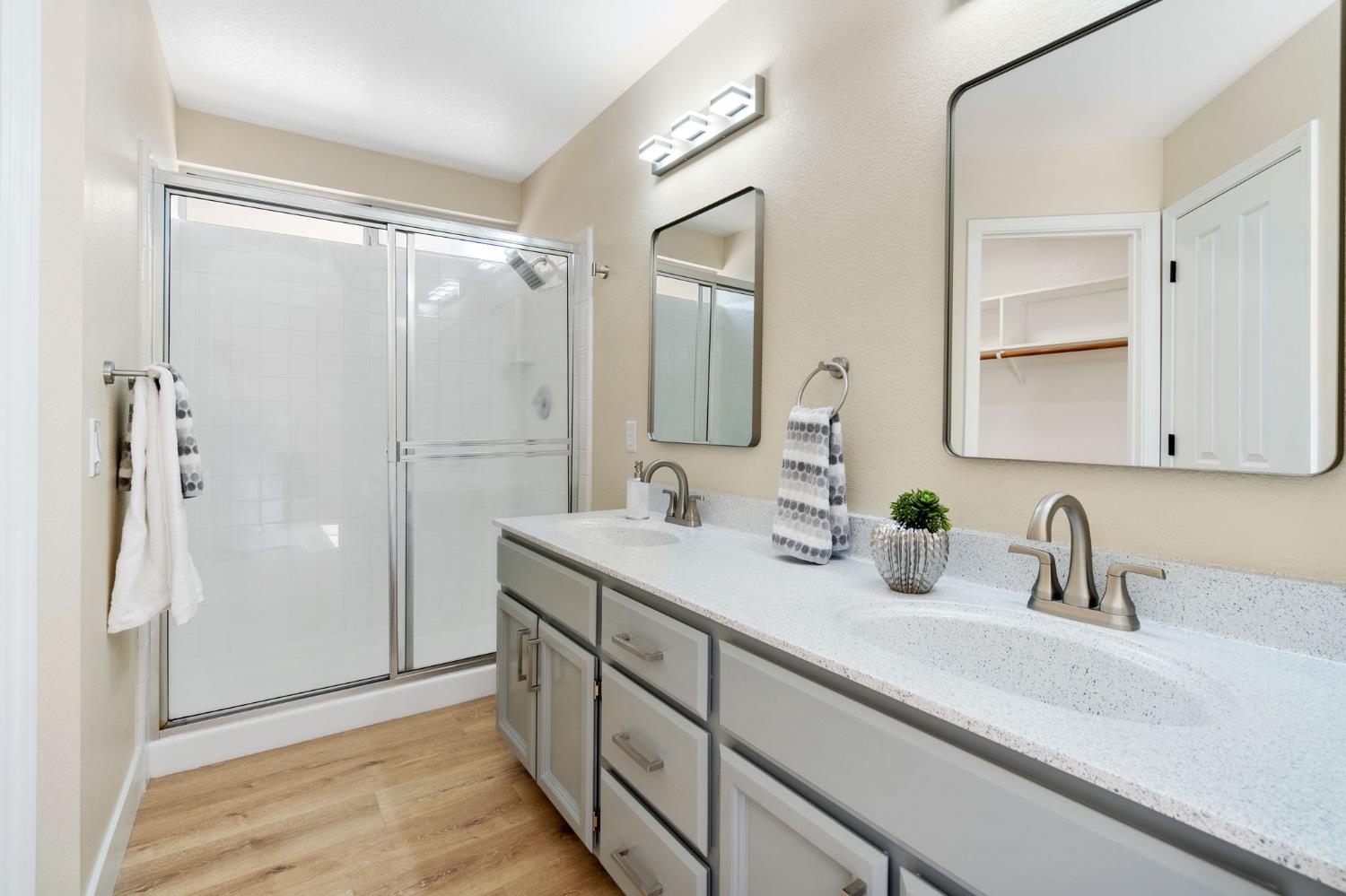 Detail Gallery Image 14 of 23 For 6042 Bach Ct, Citrus Heights,  CA 95621 - 3 Beds | 2 Baths