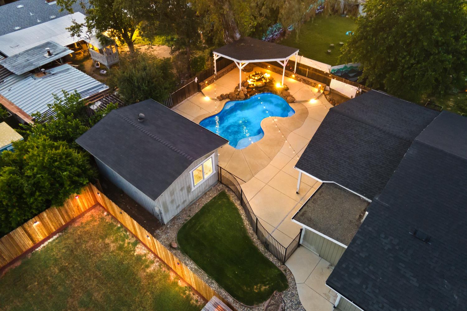 Detail Gallery Image 53 of 61 For 6933 8th Ave, Rio Linda,  CA 95673 - 5 Beds | 2 Baths