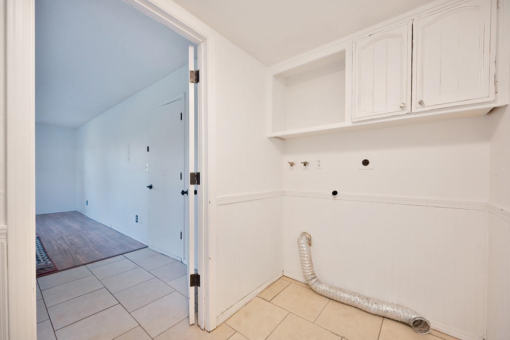 Detail Gallery Image 18 of 43 For 1930 Indian Rock Rd, Cool,  CA 95614 - 3 Beds | 2/1 Baths
