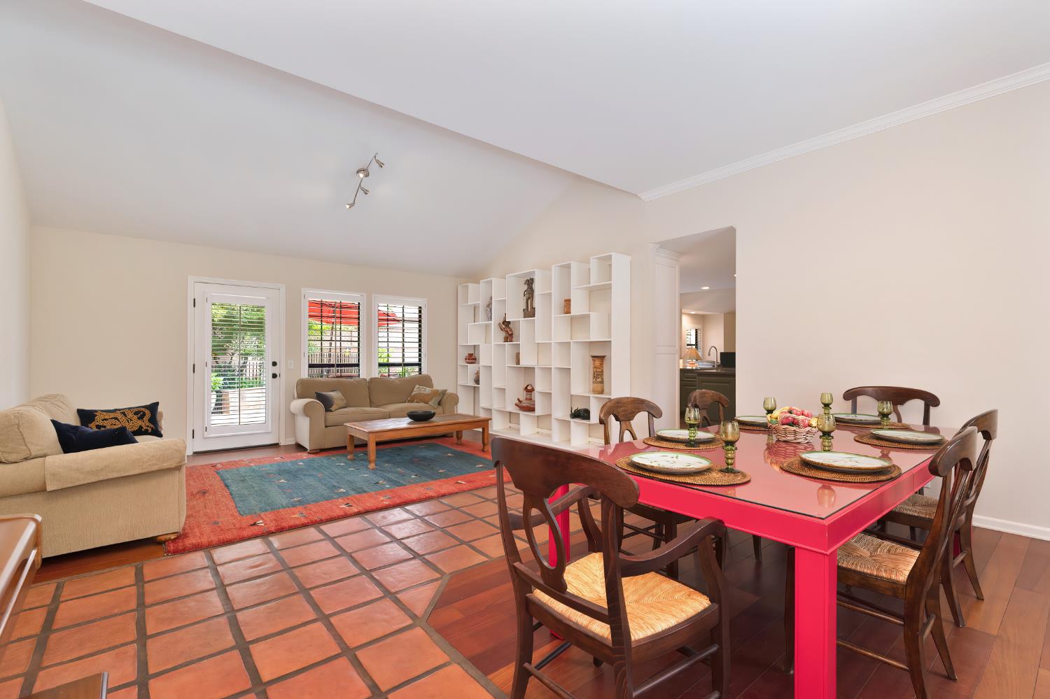Detail Gallery Image 10 of 68 For 6441 via Del Cerrito, Sloughhouse,  CA 95683 - 3 Beds | 2/1 Baths