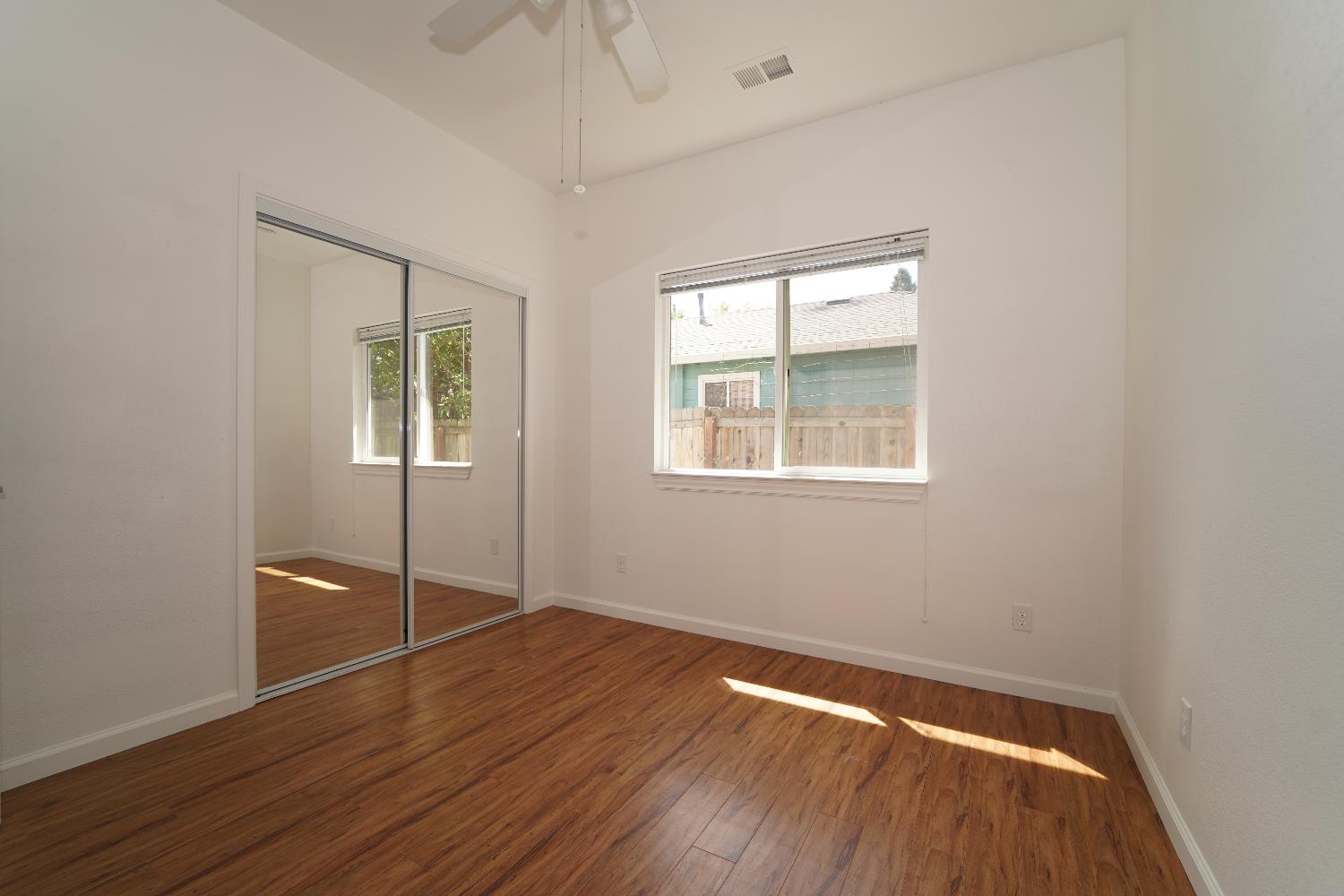 Detail Gallery Image 8 of 13 For 608 Myrtle Ave, West Sacramento,  CA 95605 - 3 Beds | 1/1 Baths