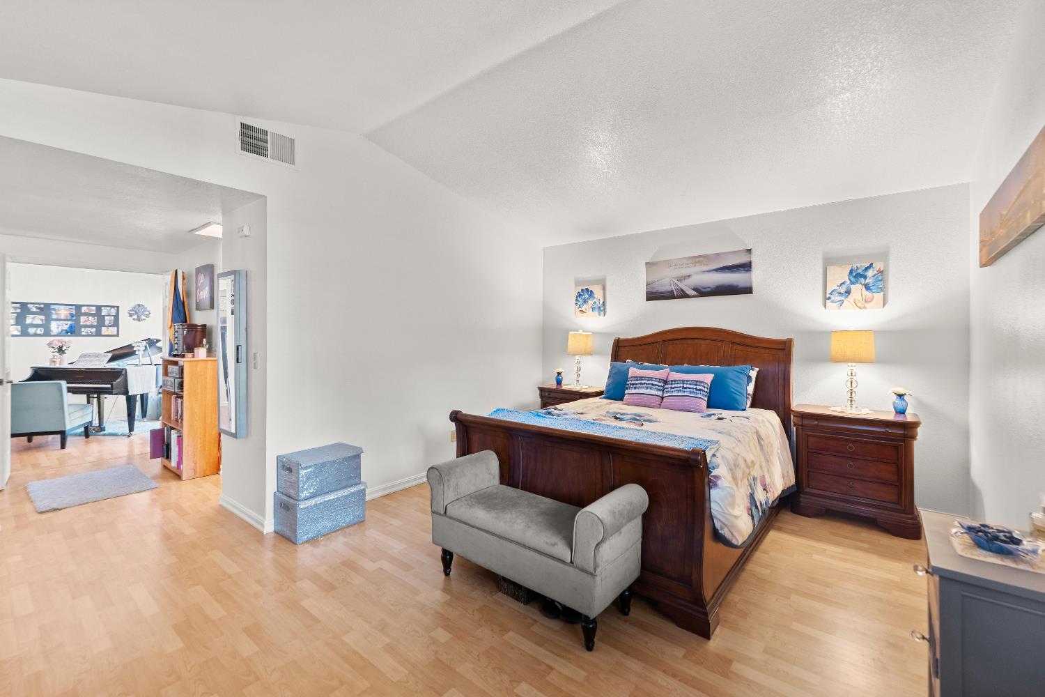 Detail Gallery Image 26 of 53 For 8193 Rose Vine Ln, Fair Oaks,  CA 95628 - 2 Beds | 2 Baths