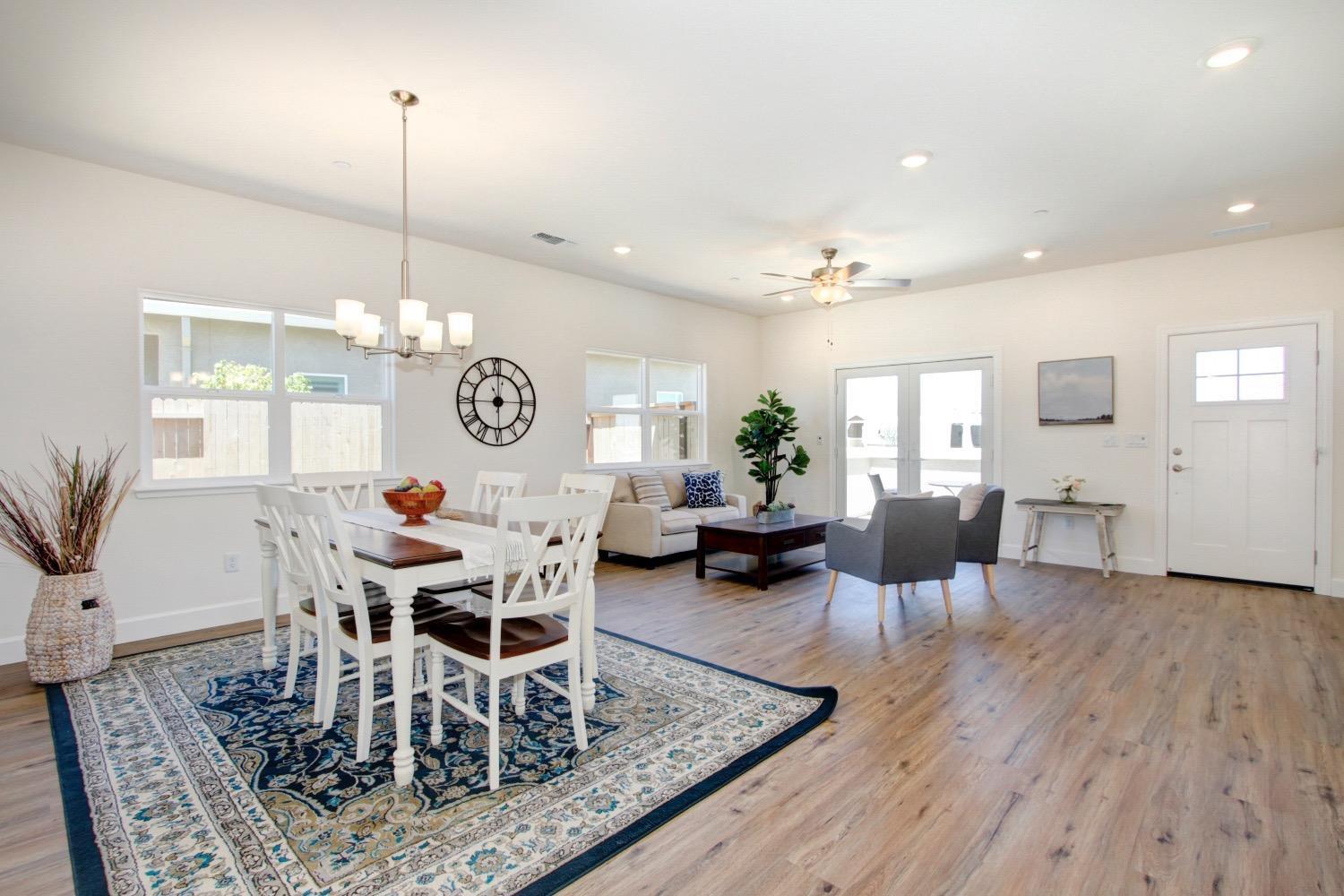 Detail Gallery Image 3 of 13 For 912 Norman Rd, Galt,  CA 95632 - 3 Beds | 3 Baths