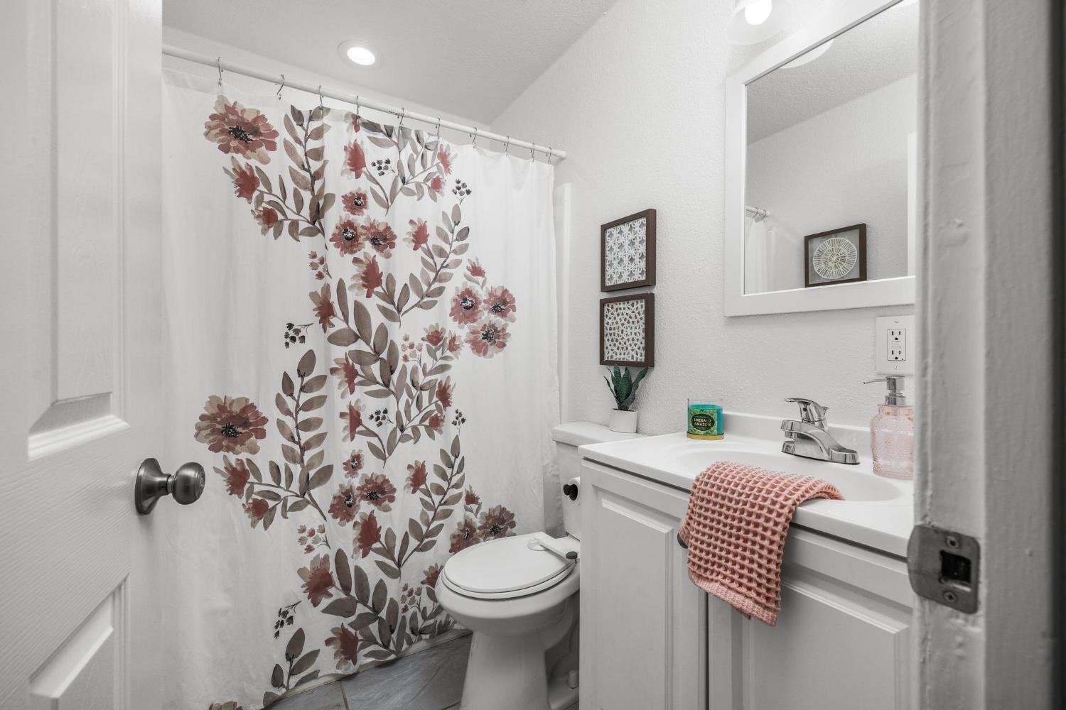 Detail Gallery Image 17 of 27 For 322 N Grant Ave, Manteca,  CA 95336 - 2 Beds | 1 Baths