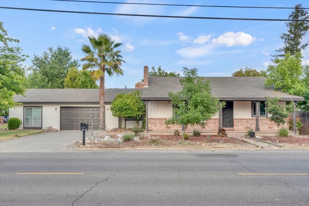 Detail Gallery Image 1 of 56 For 3000 Mission Ave, Carmichael,  CA 95608 - 3 Beds | 2 Baths