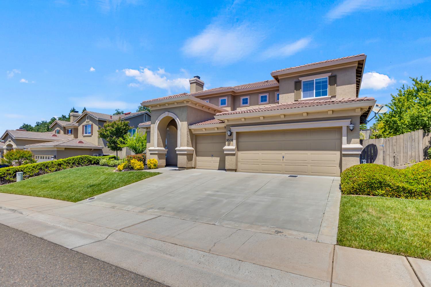 Detail Gallery Image 3 of 76 For 8530 Mandorla Cir, Orangevale,  CA 95662 - 4 Beds | 3/1 Baths