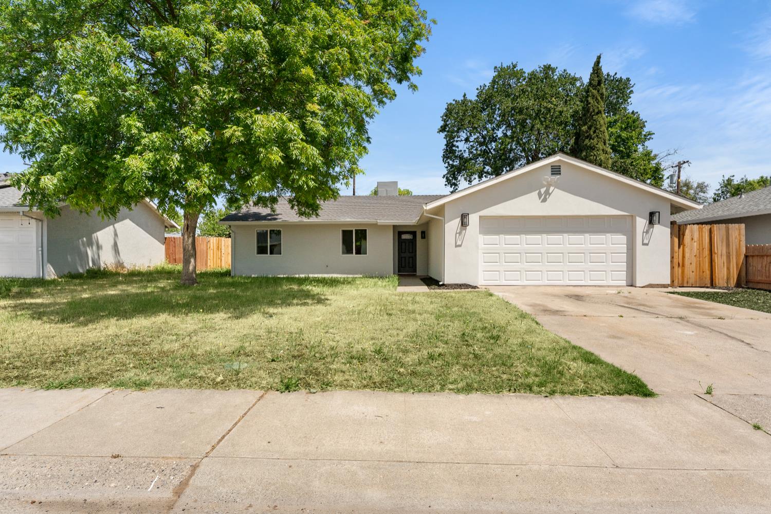 Detail Gallery Image 1 of 49 For 6716 Superior, North Highlands,  CA 95660 - 3 Beds | 2 Baths