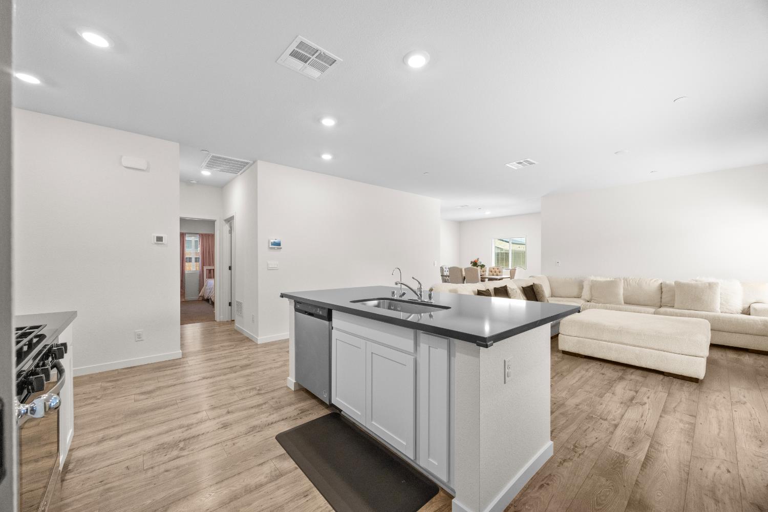 Tamarack Court, Olivehurst, California image 21