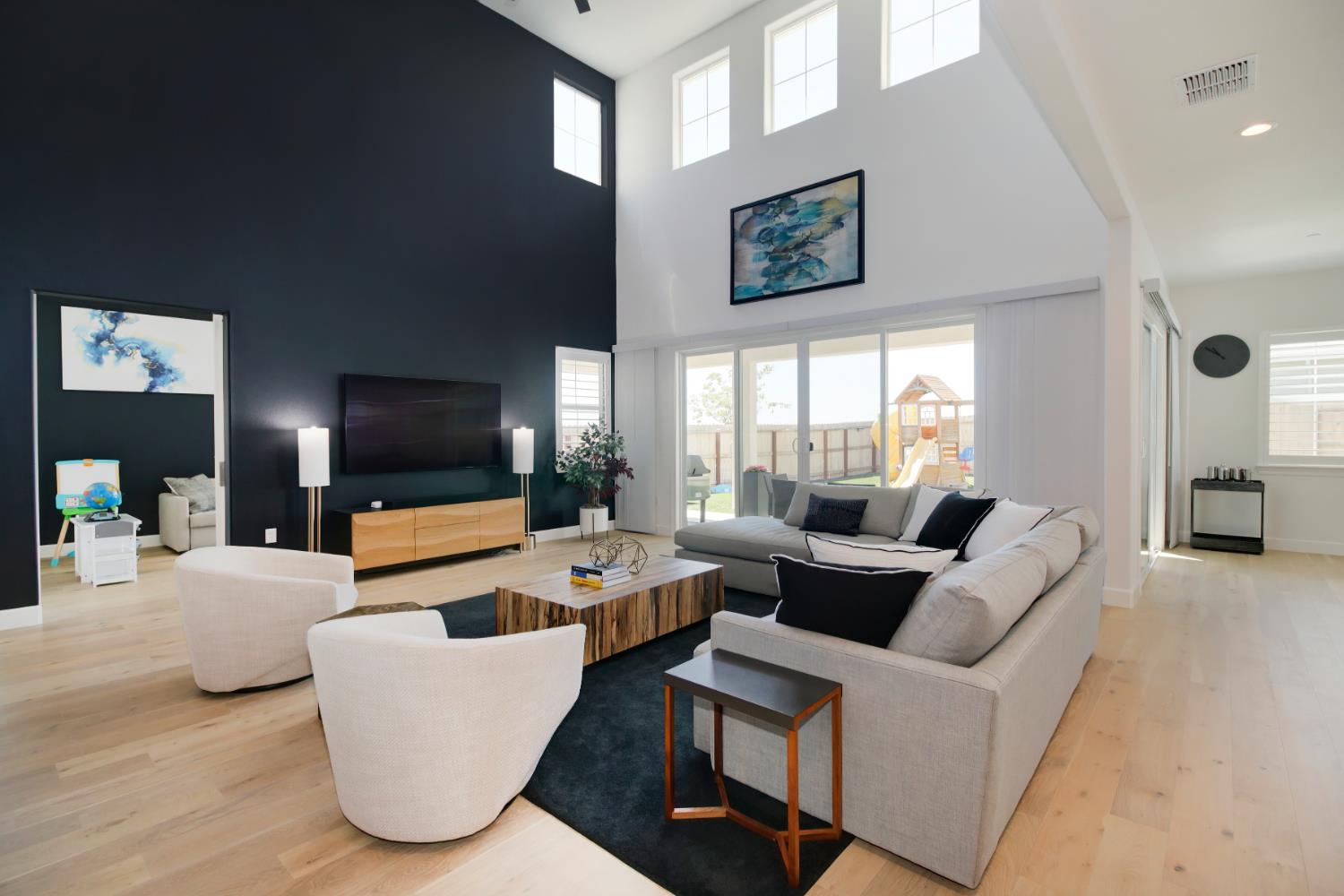 Detail Gallery Image 4 of 69 For 12818 Mission Peak Way, Rancho Cordova,  CA 95742 - 5 Beds | 4/1 Baths