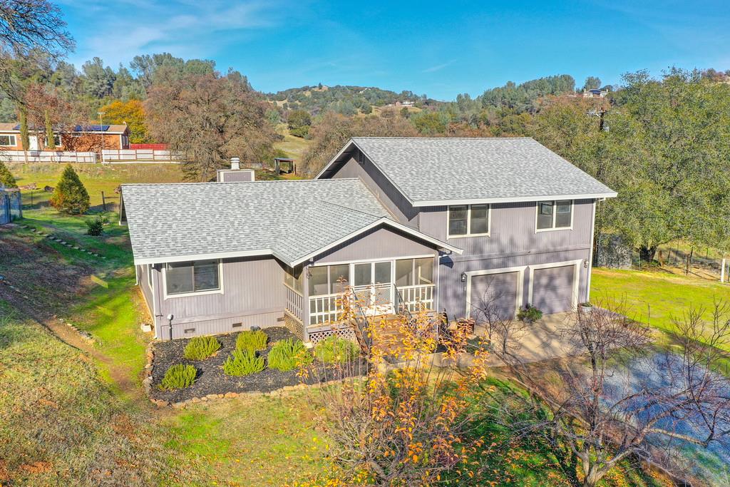 Detail Gallery Image 1 of 43 For 1930 Indian Rock Rd, Cool,  CA 95614 - 3 Beds | 2/1 Baths