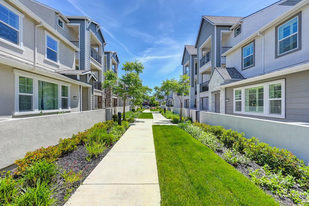 Goldenvue Walk, Sacramento, California image 39