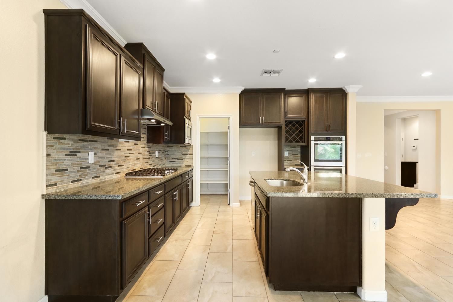 Detail Gallery Image 8 of 52 For 9820 Allen Ranch Way, Elk Grove,  CA 95757 - 4 Beds | 3 Baths