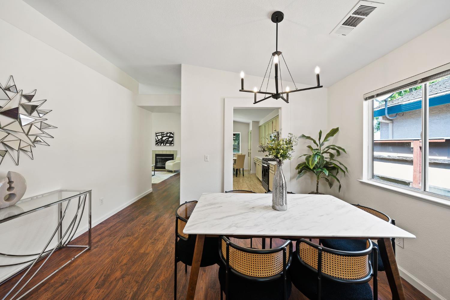 Detail Gallery Image 14 of 42 For 2167 Turtledove Ct, Lodi,  CA 95240 - 4 Beds | 2 Baths