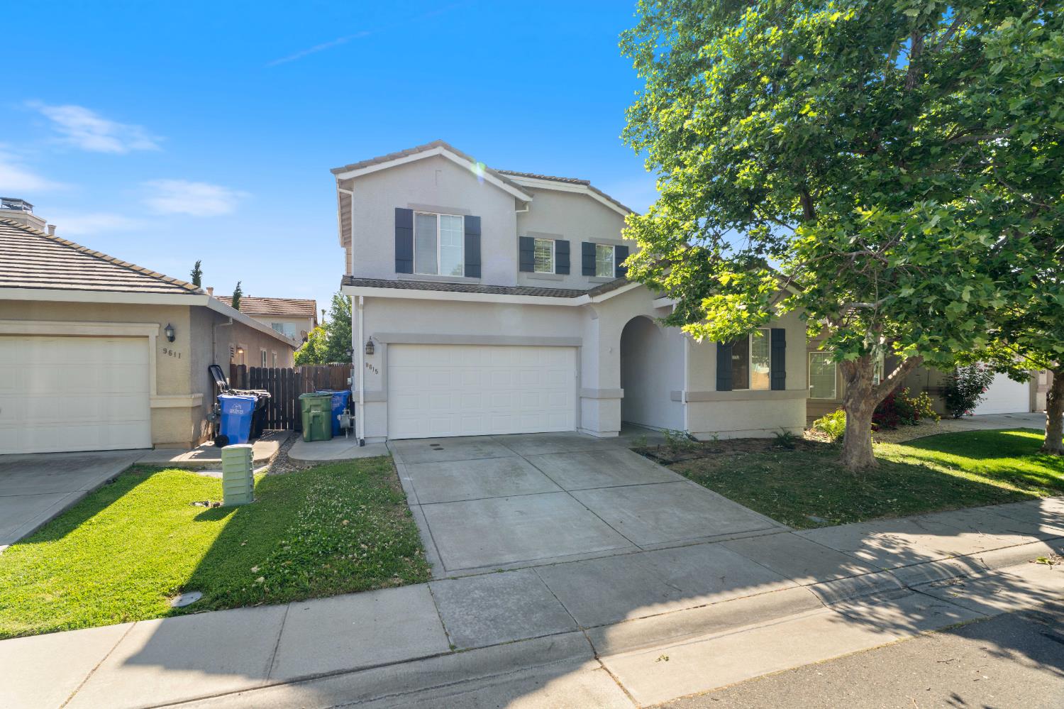 Detail Gallery Image 4 of 52 For 9615 Red Current Way, Elk Grove,  CA 95757 - 4 Beds | 3 Baths