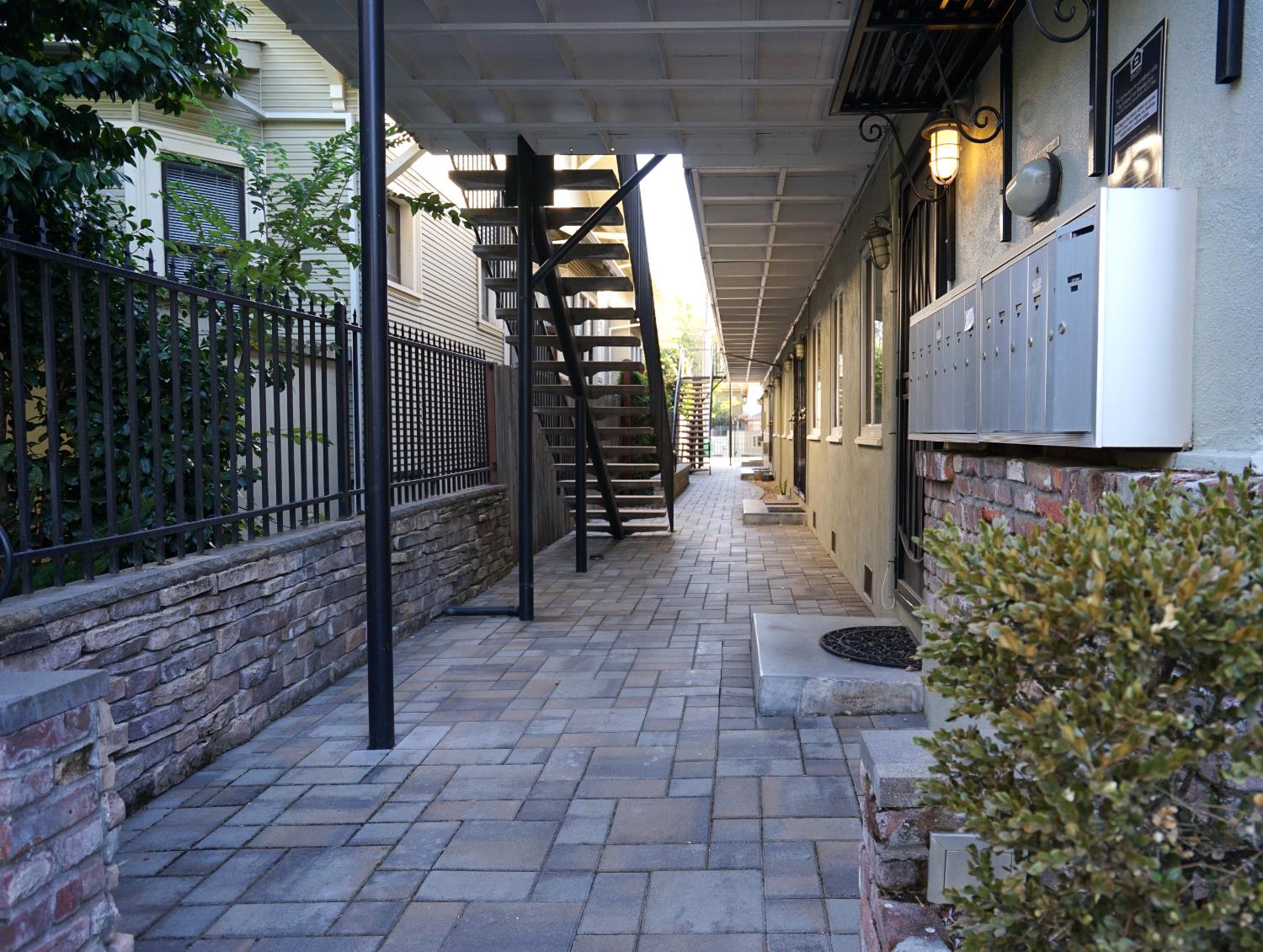 Detail Gallery Image 18 of 19 For 1716 O St, Sacramento,  CA 95811 - – Beds | – Baths