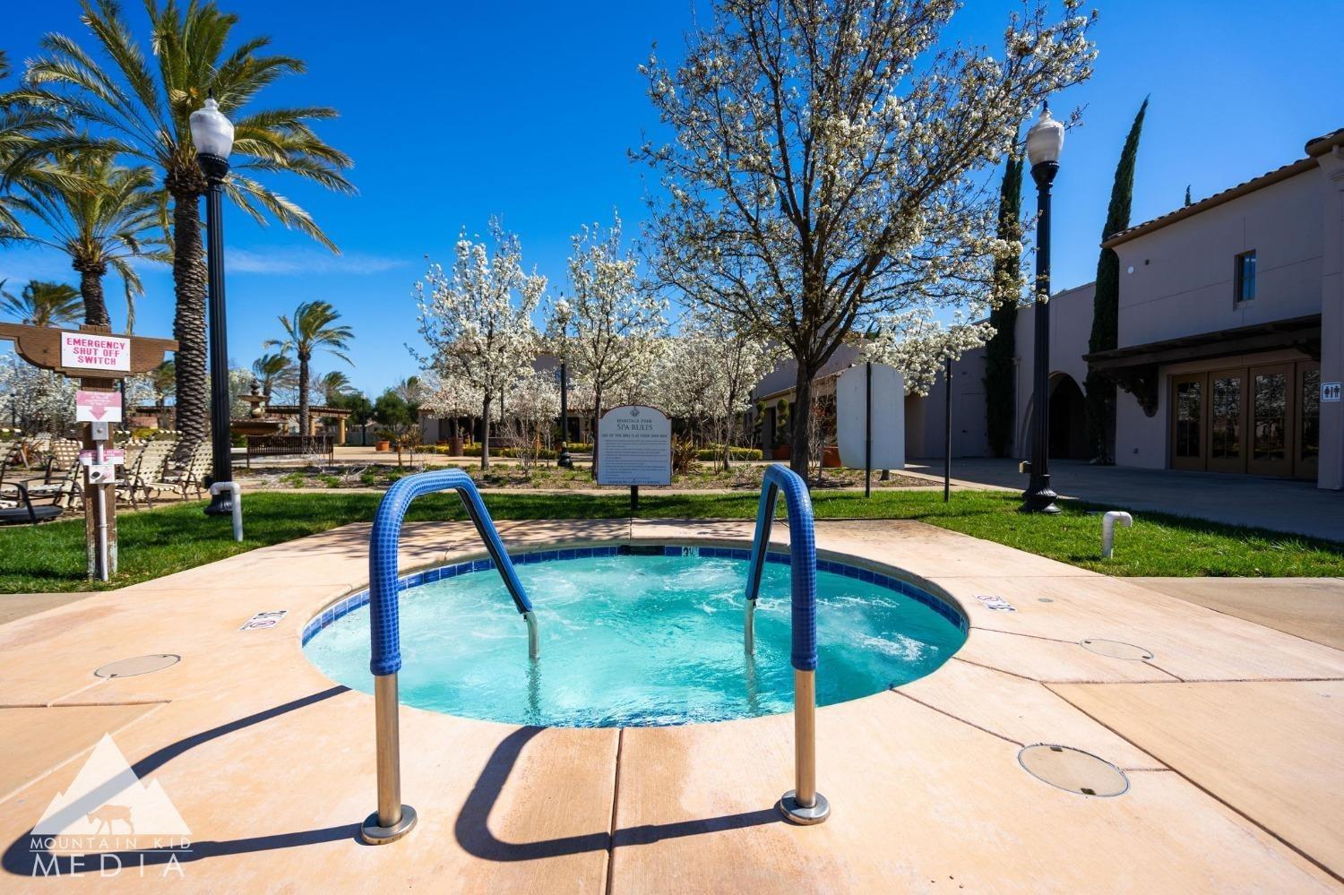 Detail Gallery Image 35 of 41 For 2832 Rockaway Ln, Sacramento,  CA 95835 - 2 Beds | 2 Baths