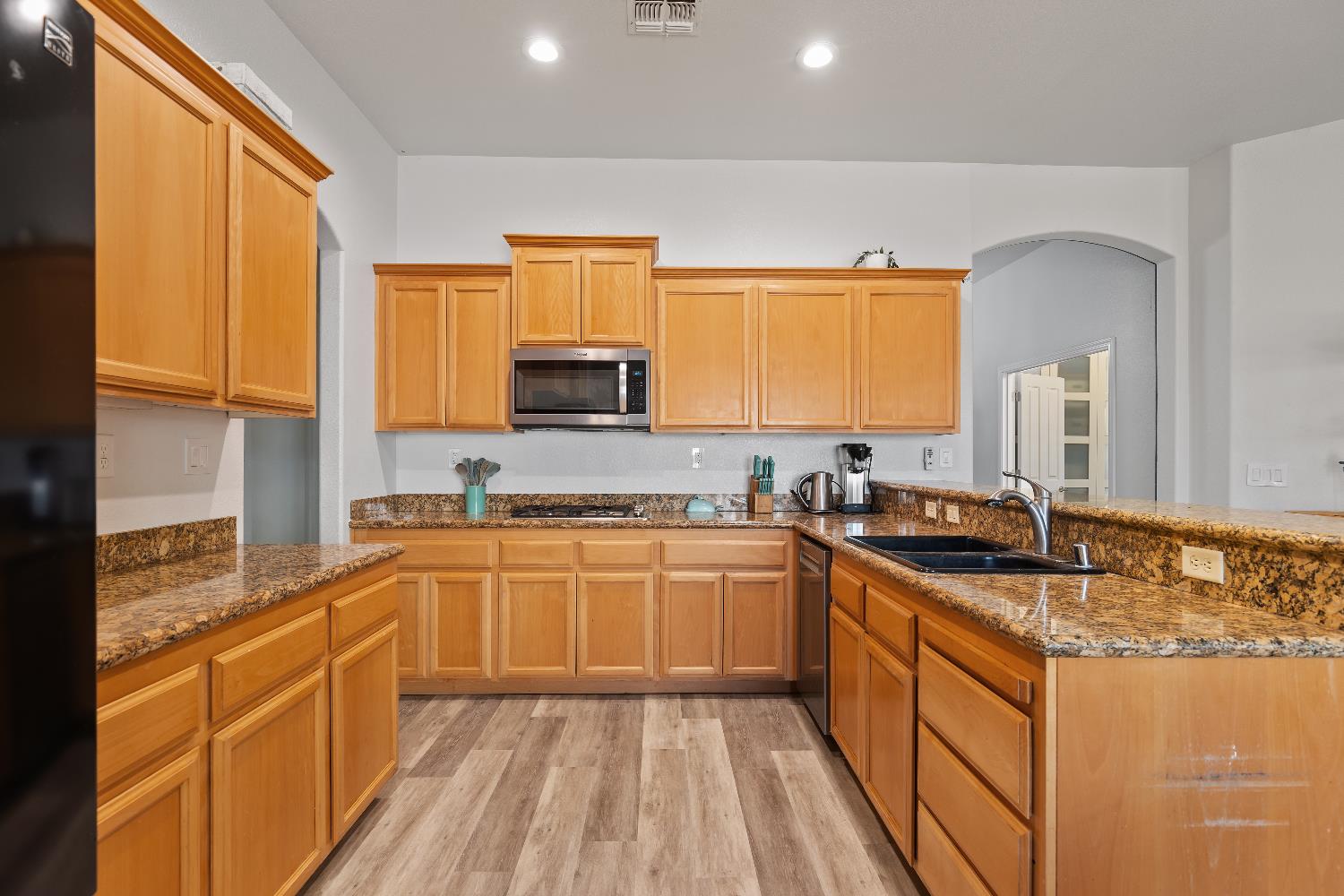 Detail Gallery Image 16 of 36 For 1795 Sea Side Ct, Plumas Lake,  CA 95961 - 4 Beds | 2 Baths