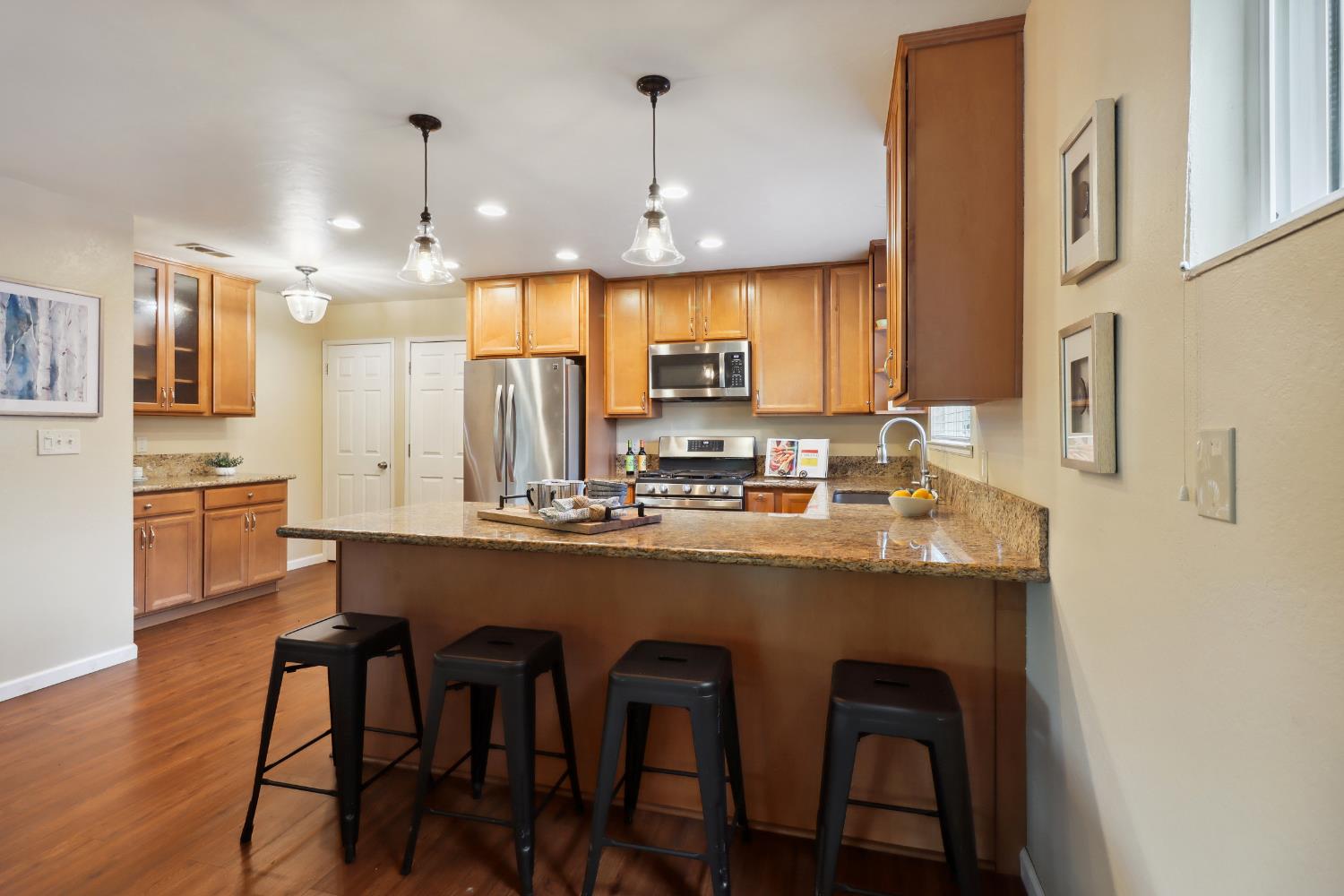 Detail Gallery Image 14 of 49 For 1614 Clemson Dr, Davis,  CA 95618 - 2 Beds | 2 Baths
