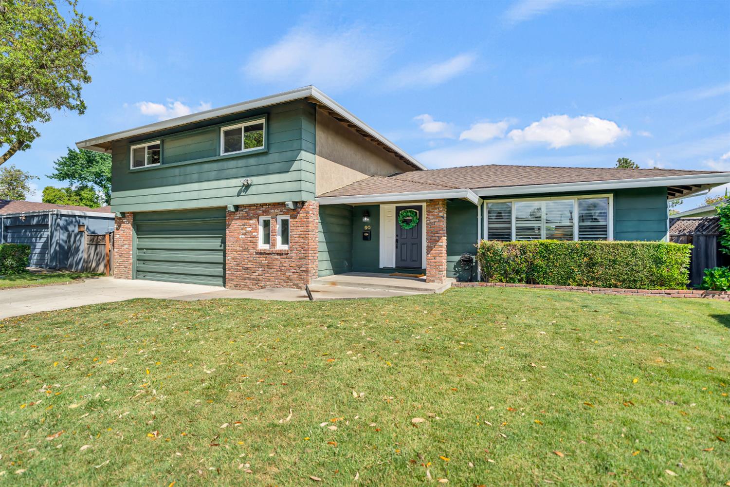 Detail Gallery Image 3 of 48 For 90 Parklite Cir, Sacramento,  CA 95831 - 4 Beds | 2/1 Baths