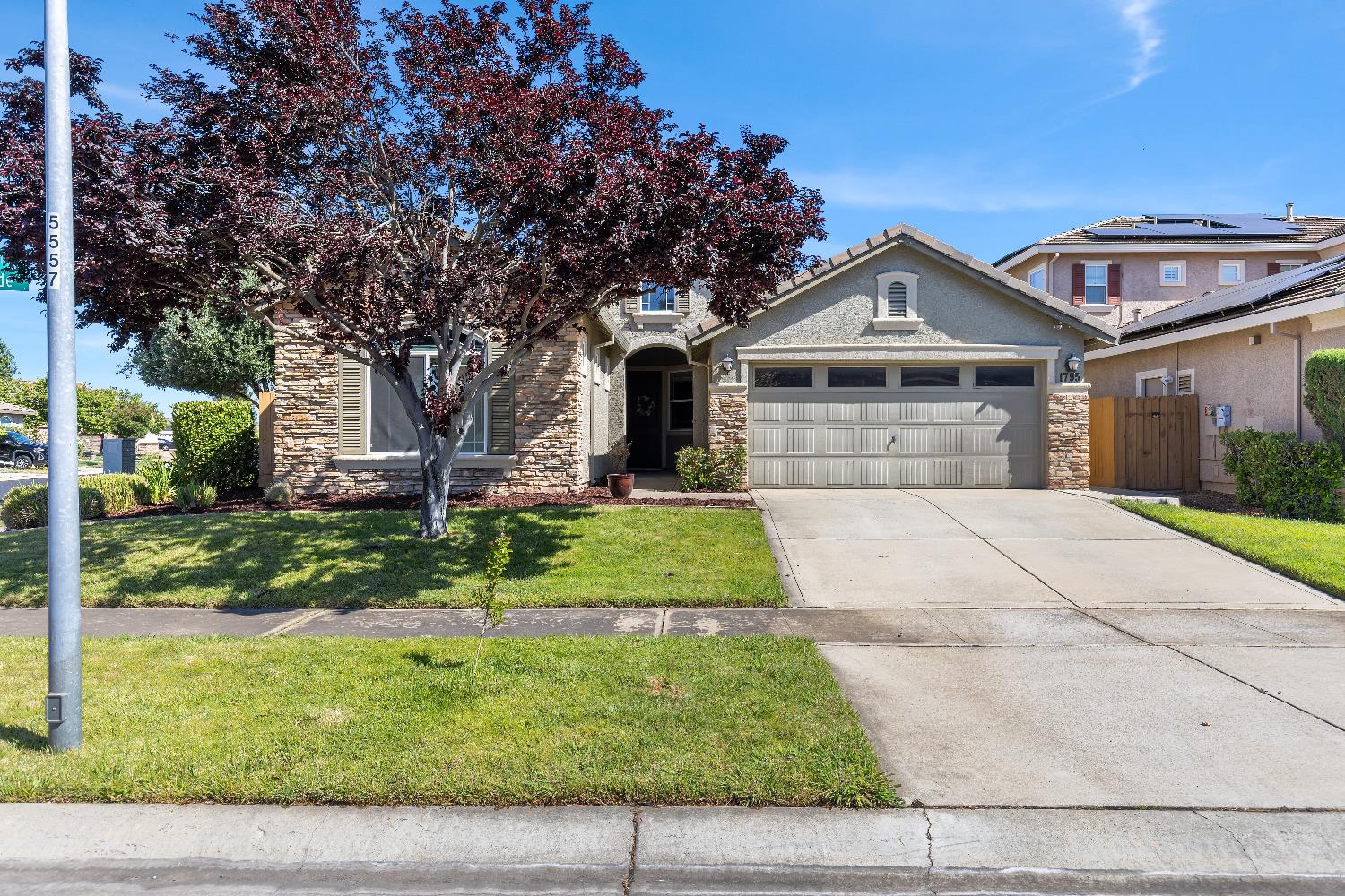 Detail Gallery Image 2 of 36 For 1795 Sea Side Ct, Plumas Lake,  CA 95961 - 4 Beds | 2 Baths