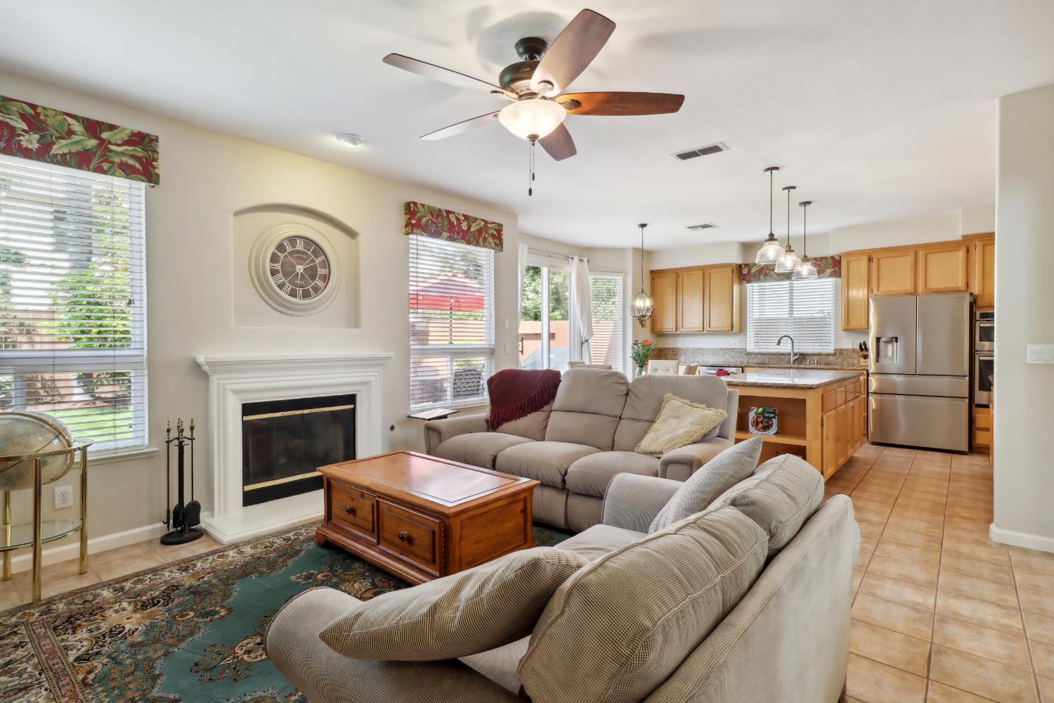 Detail Gallery Image 19 of 72 For 2049 Riggs Ave, Sacramento,  CA 95835 - 5 Beds | 3 Baths