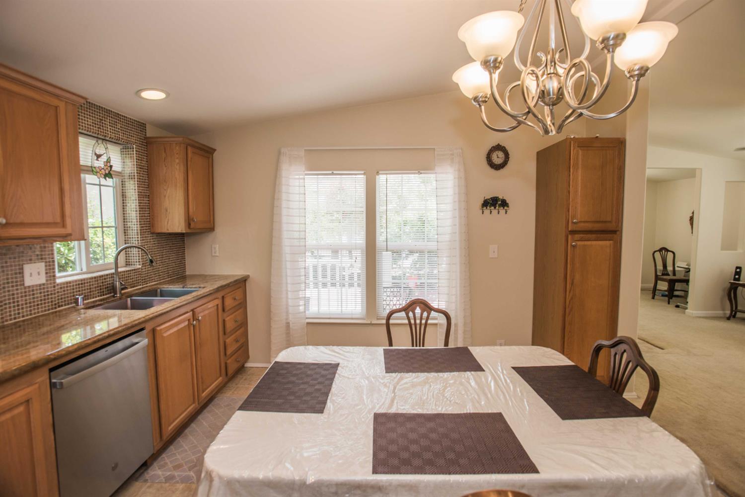 Detail Gallery Image 36 of 59 For 6946 27th St, Sacramento,  CA 95822 - 3 Beds | 2 Baths
