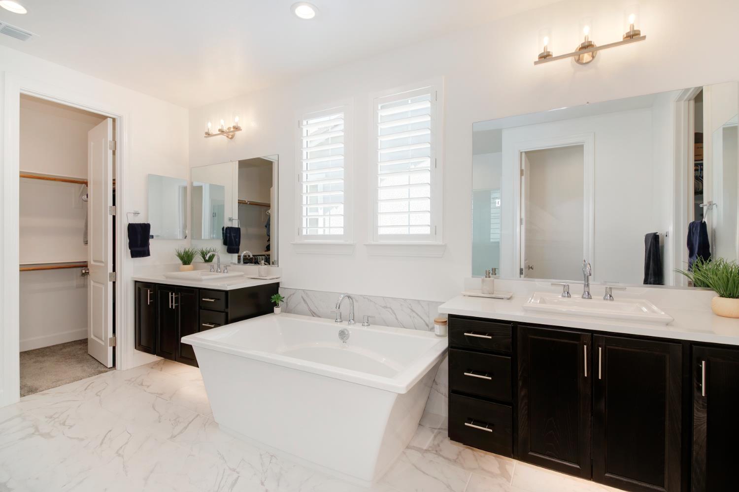 Detail Gallery Image 36 of 69 For 12818 Mission Peak Way, Rancho Cordova,  CA 95742 - 5 Beds | 4/1 Baths