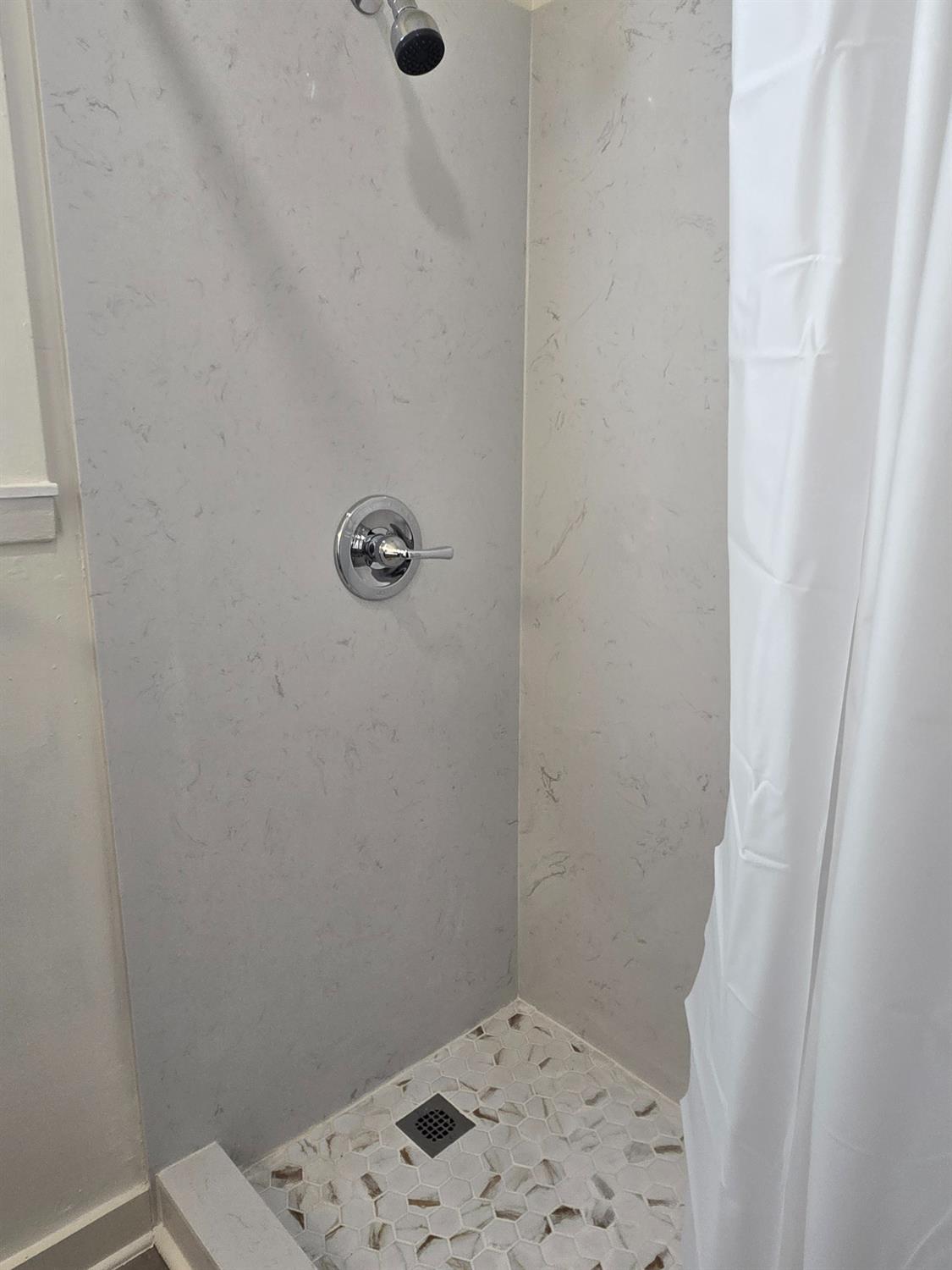 Detail Gallery Image 7 of 14 For 1832 Larkin Way, Sacramento,  CA 95818 - 2 Beds | 1 Baths