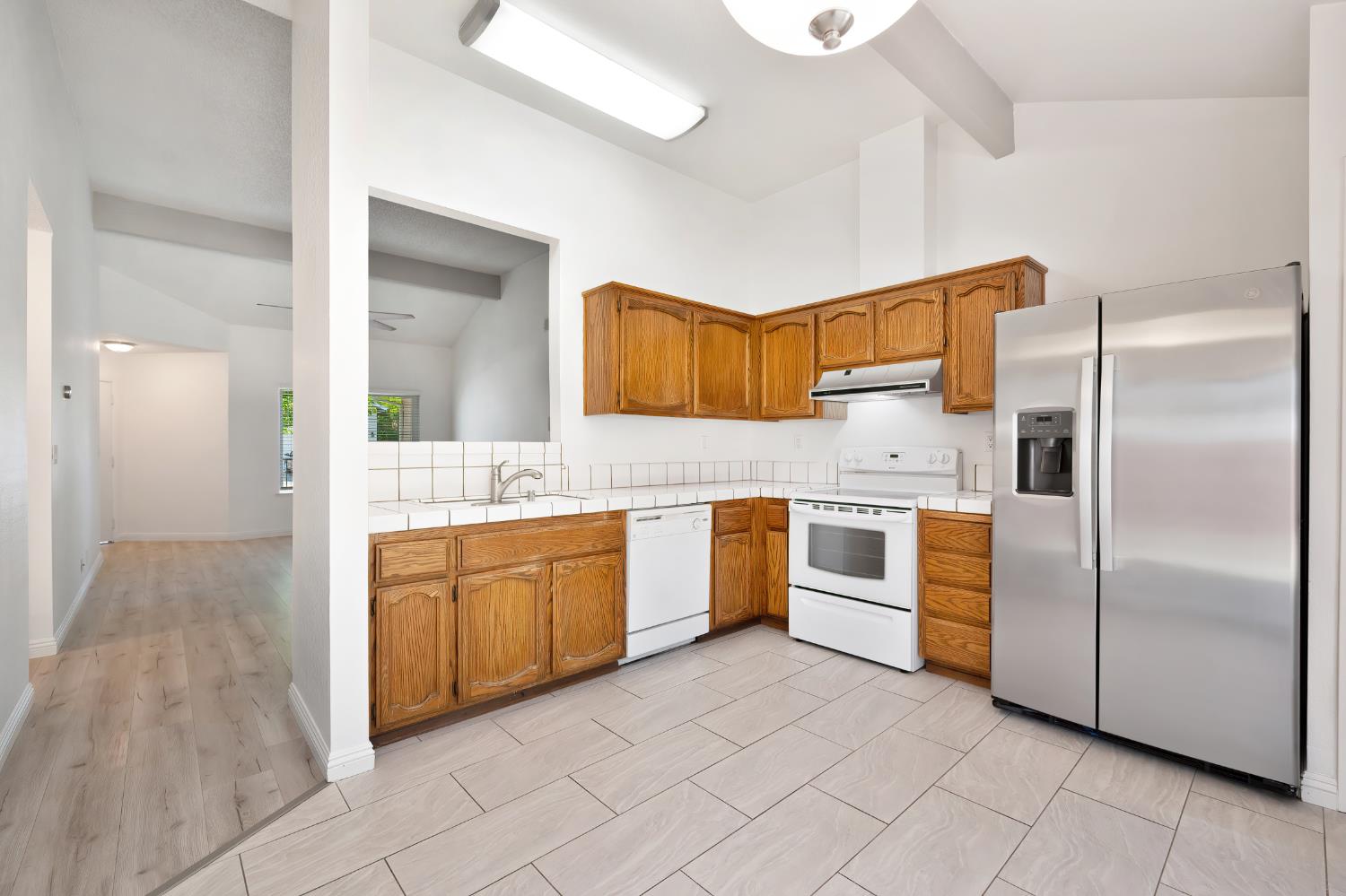 Detail Gallery Image 11 of 28 For 4123 Sea Meadow Way, Sacramento,  CA 95823 - 3 Beds | 2 Baths