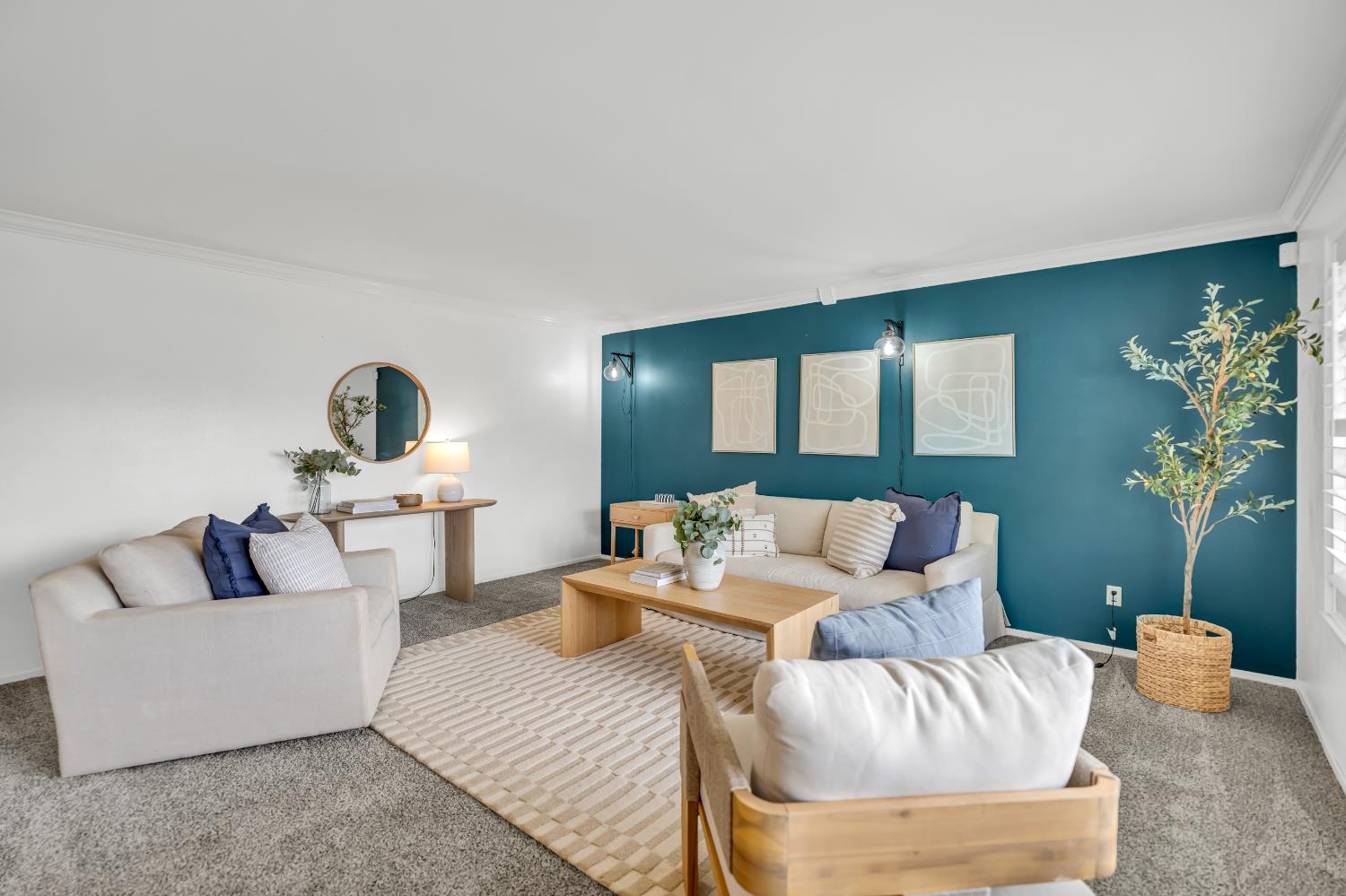 Detail Gallery Image 8 of 48 For 90 Parklite Cir, Sacramento,  CA 95831 - 4 Beds | 2/1 Baths