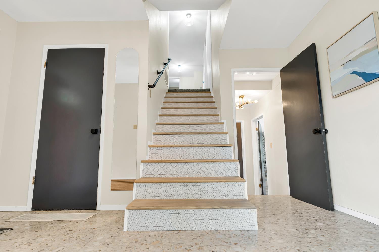 Detail Gallery Image 7 of 48 For 90 Parklite Cir, Sacramento,  CA 95831 - 4 Beds | 2/1 Baths