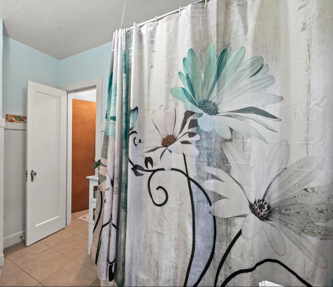 Detail Gallery Image 10 of 37 For 700 Canal St, Placerville,  CA 95667 - 3 Beds | 2 Baths