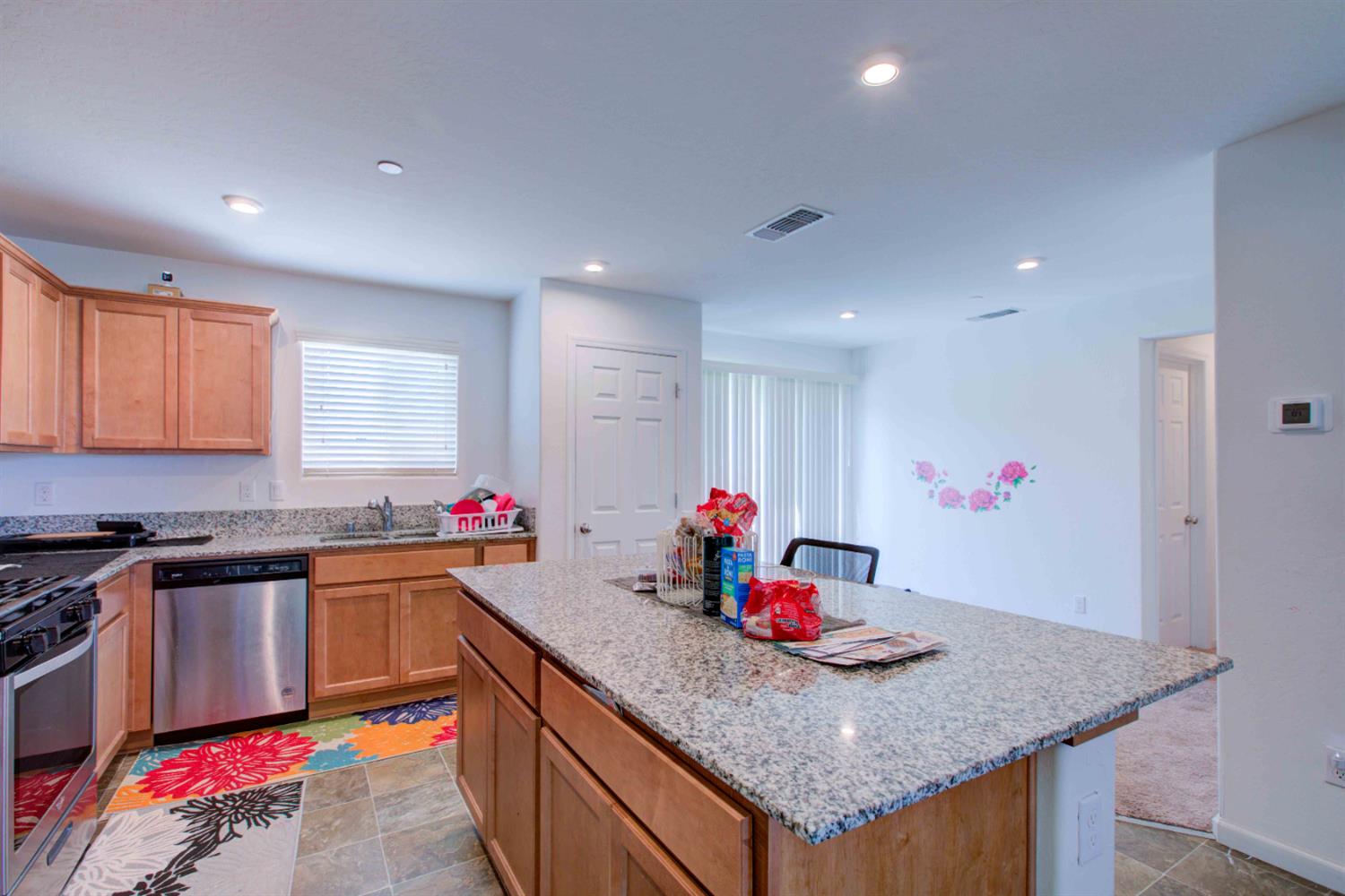 Detail Gallery Image 9 of 38 For 2045 Conadria Ave, Chowchilla,  CA 93610 - 4 Beds | 3 Baths