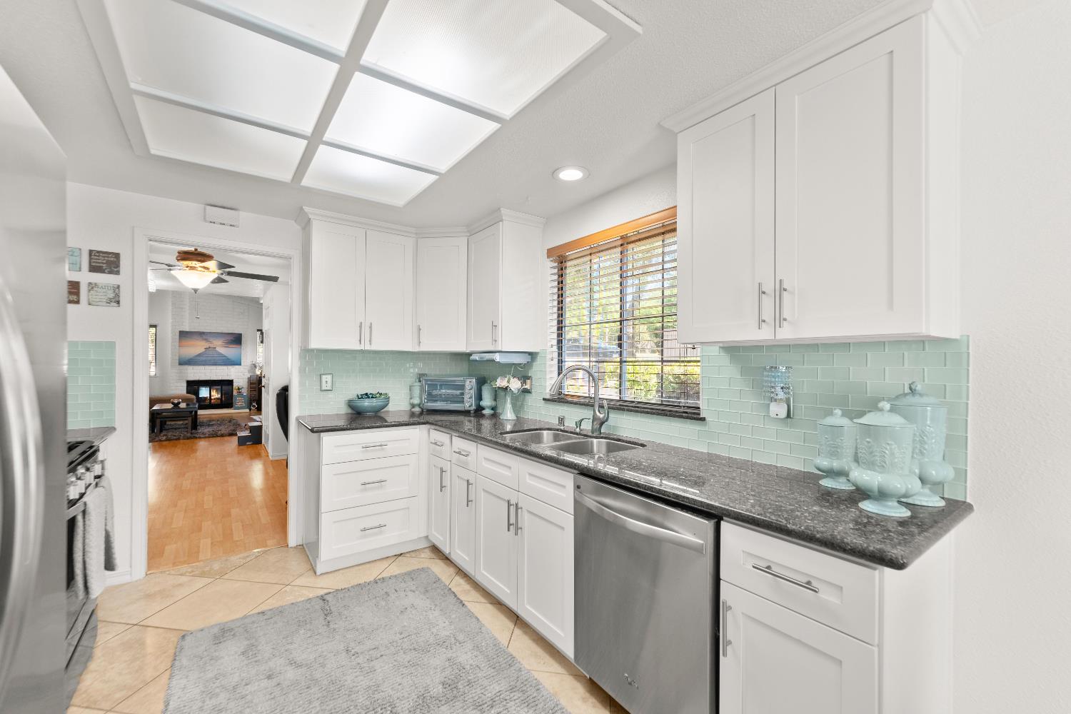 Detail Gallery Image 16 of 53 For 8193 Rose Vine Ln, Fair Oaks,  CA 95628 - 2 Beds | 2 Baths
