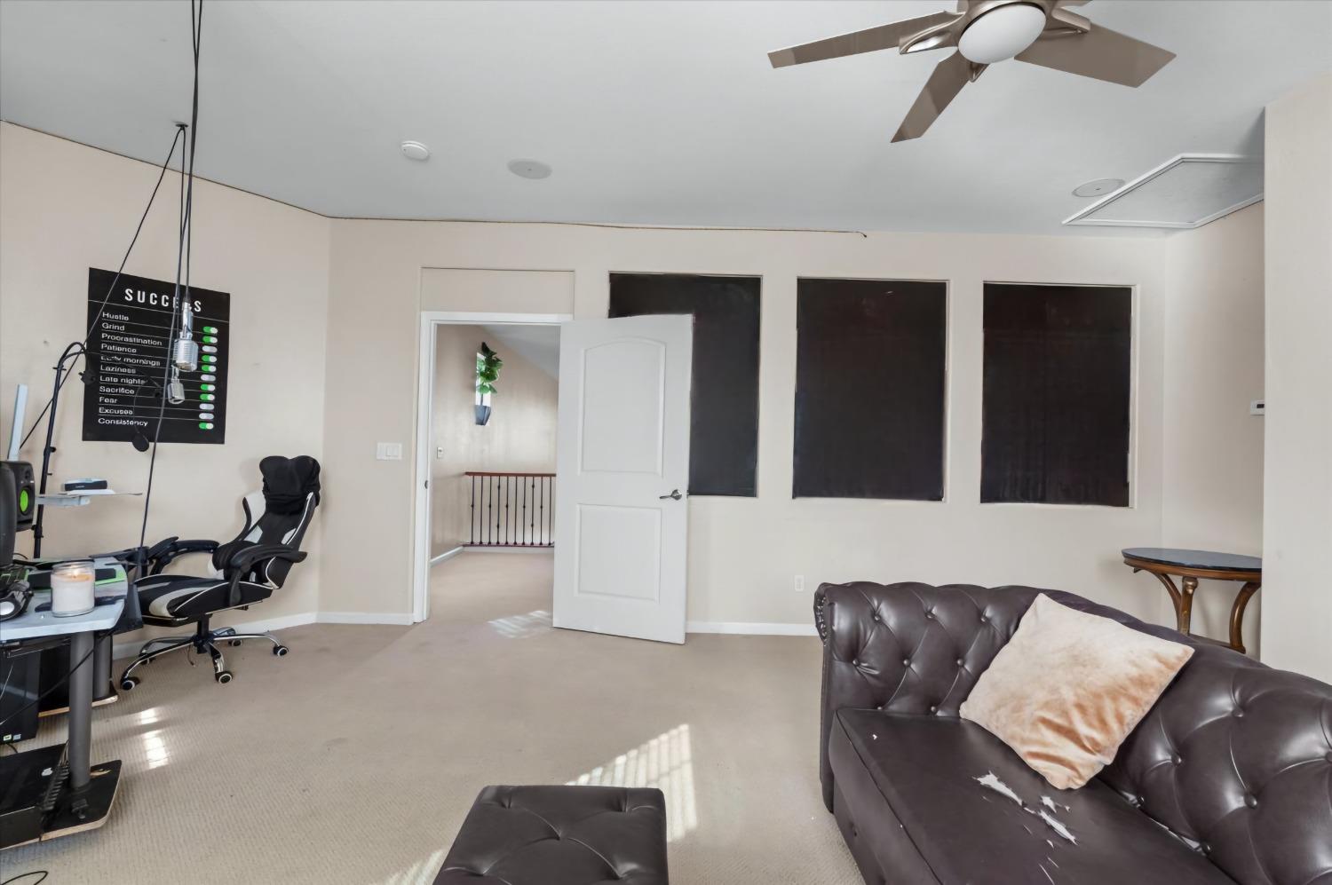 Detail Gallery Image 23 of 37 For 9733 Everbloom Way, Sacramento,  CA 95829 - 5 Beds | 2/1 Baths