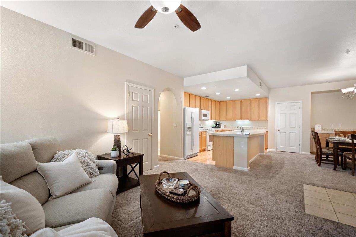 Photo #2: 225062714 Listing 