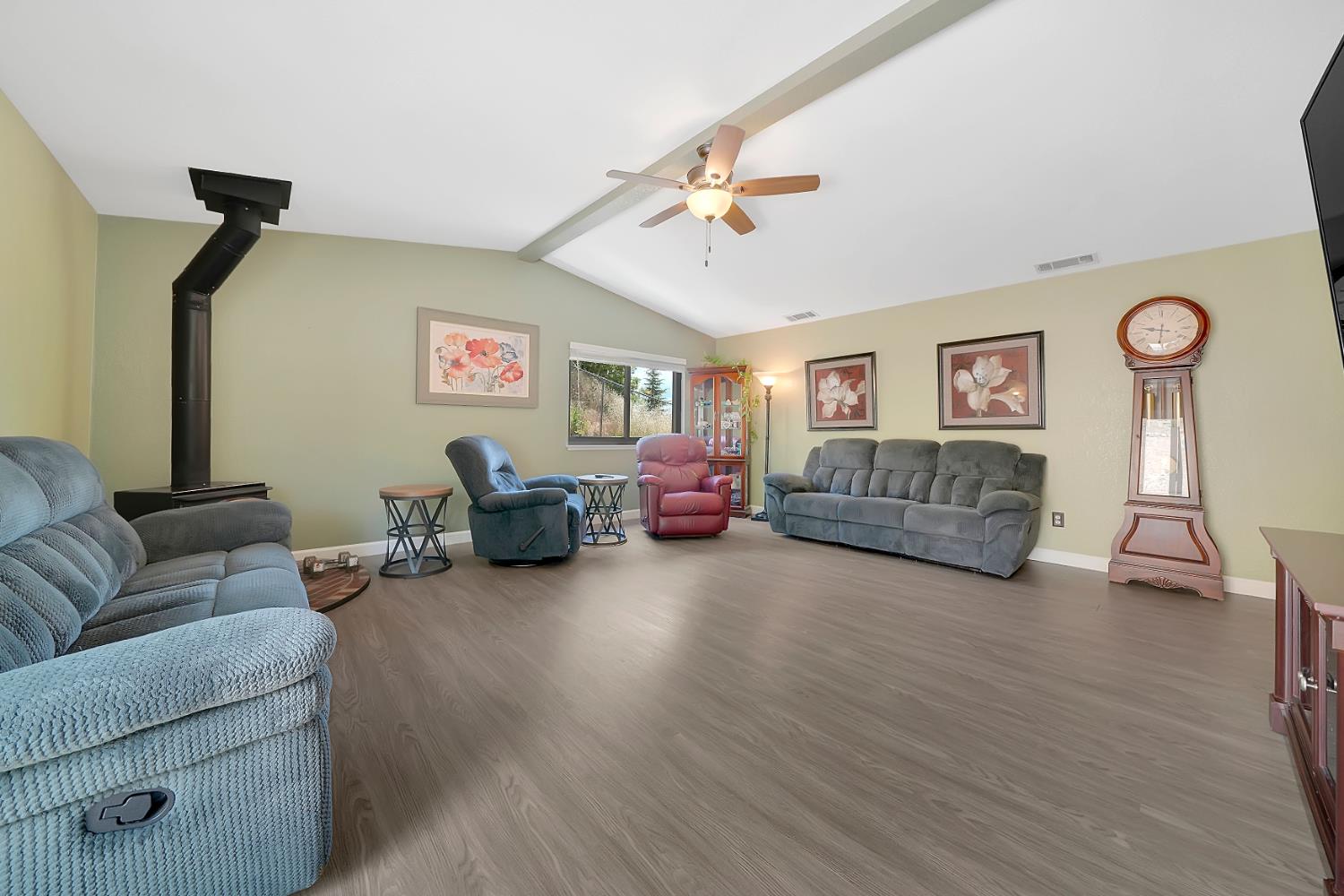 Detail Gallery Image 11 of 31 For 3685 Lakeview Dr, Ione,  CA 95640 - 3 Beds | 2 Baths