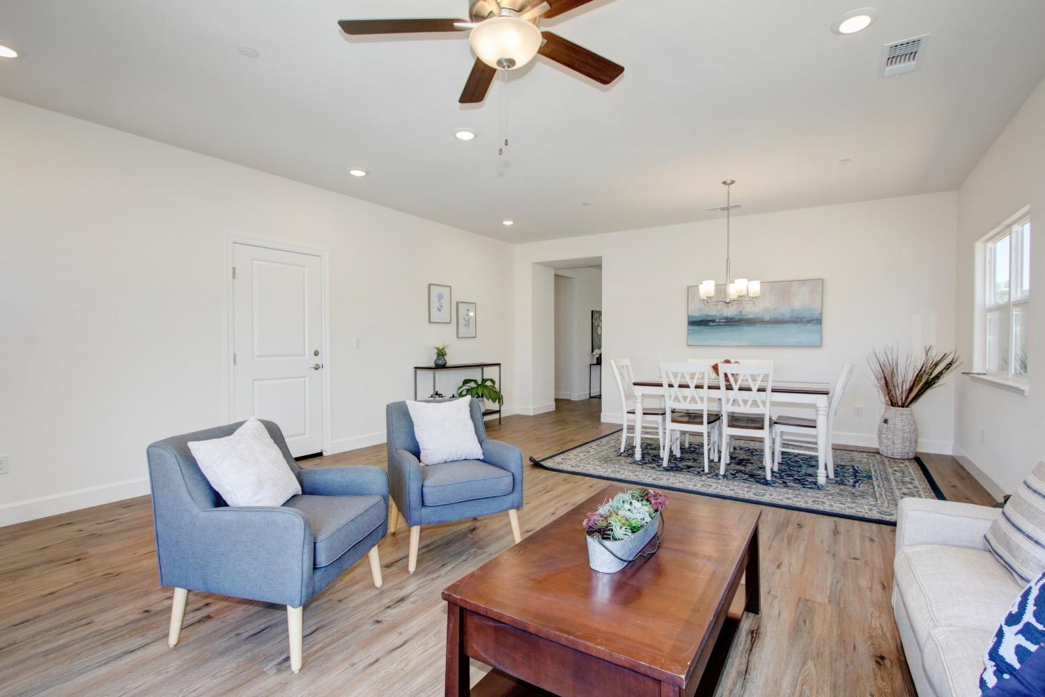 Detail Gallery Image 2 of 13 For 912 Norman Rd, Galt,  CA 95632 - 3 Beds | 3 Baths