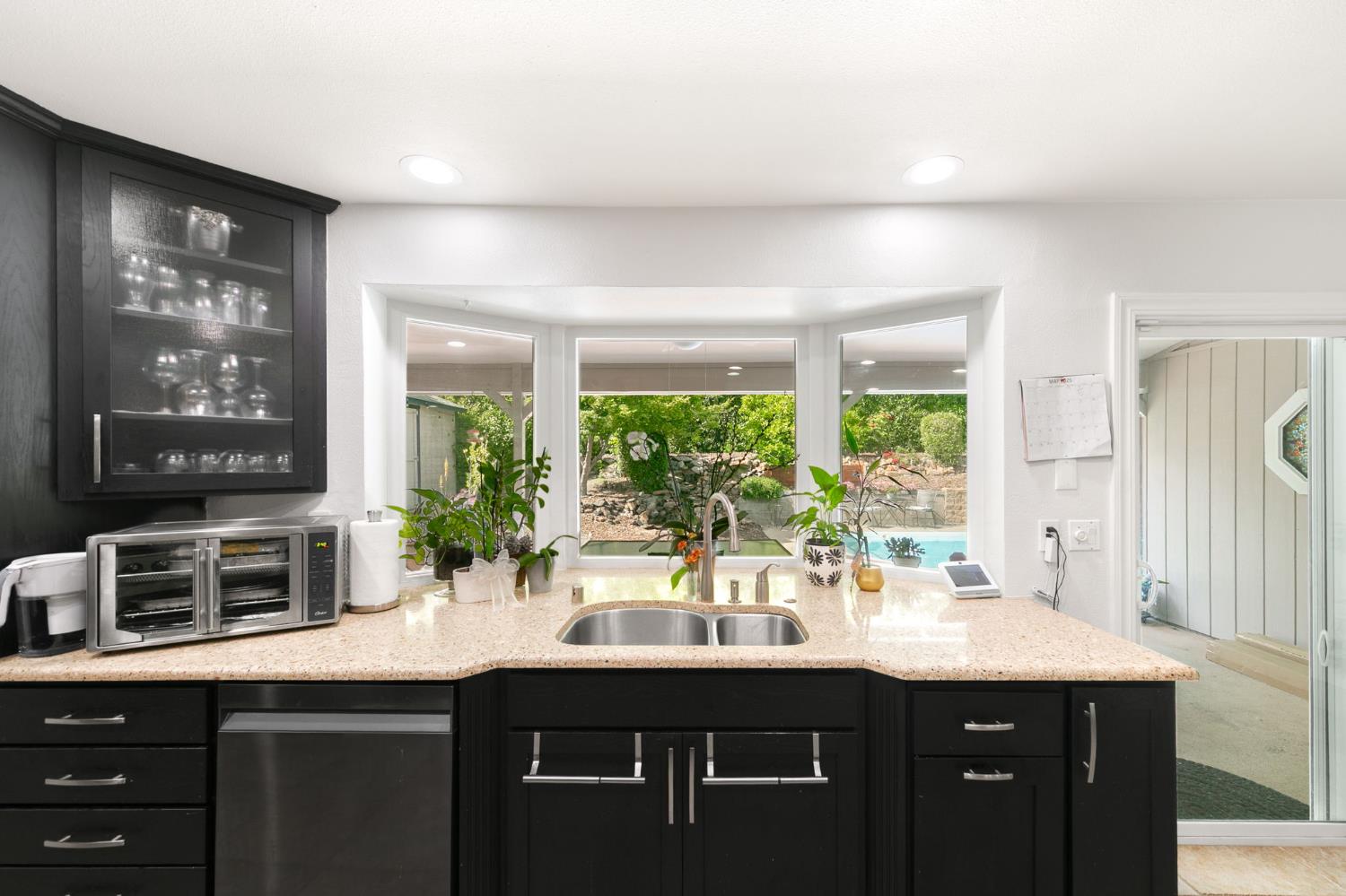 Detail Gallery Image 17 of 46 For 8717 Sunset Ave, Fair Oaks,  CA 95628 - 3 Beds | 2 Baths