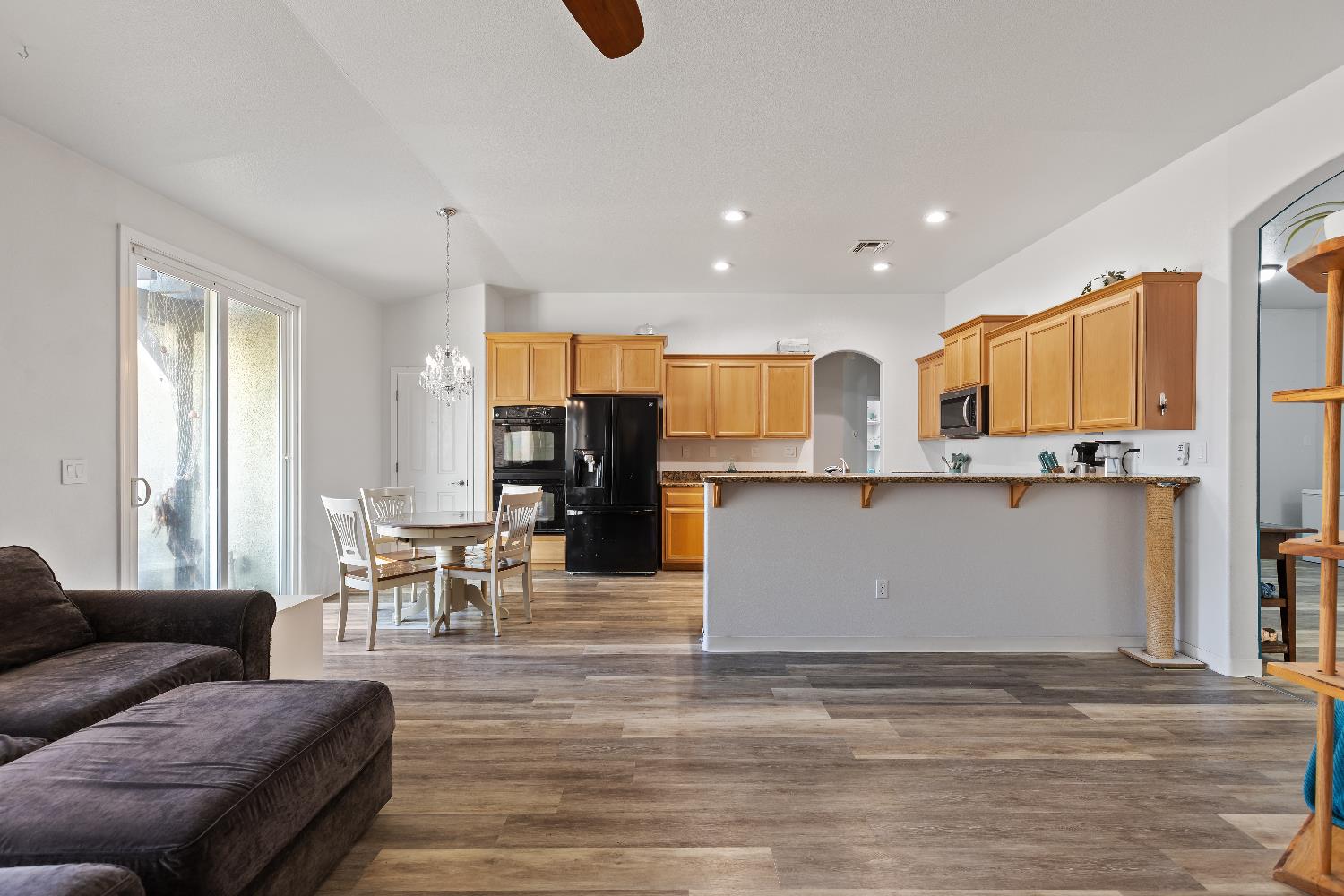 Detail Gallery Image 13 of 36 For 1795 Sea Side Ct, Plumas Lake,  CA 95961 - 4 Beds | 2 Baths