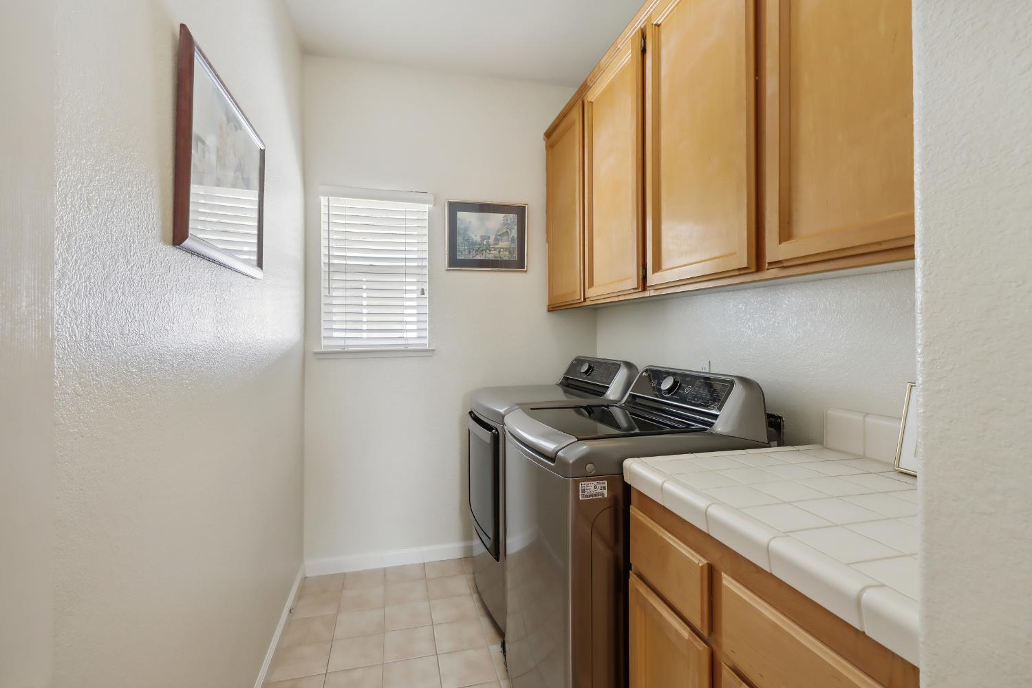 Detail Gallery Image 53 of 72 For 2049 Riggs Ave, Sacramento,  CA 95835 - 5 Beds | 3 Baths