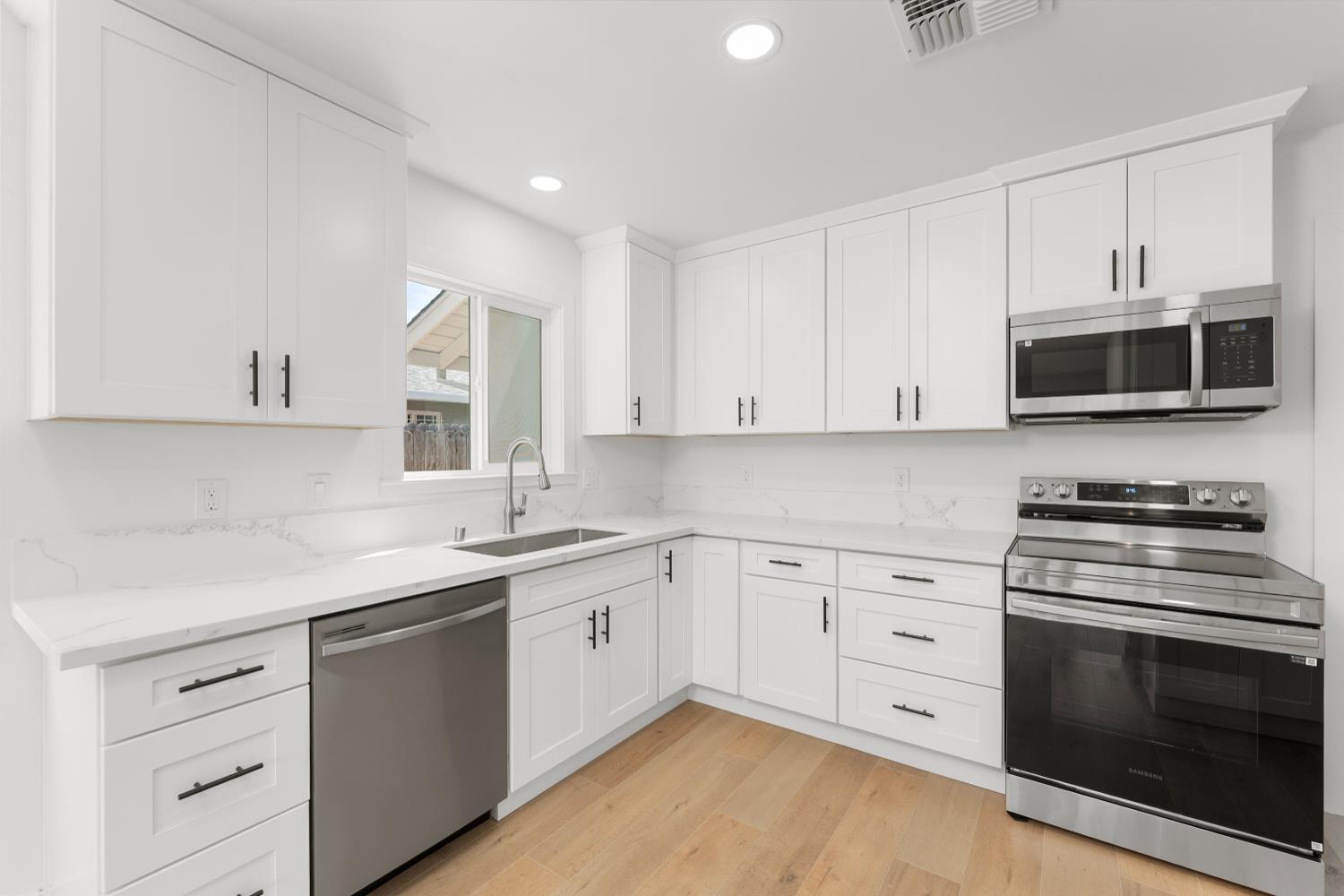 Detail Gallery Image 17 of 49 For 6716 Superior, North Highlands,  CA 95660 - 3 Beds | 2 Baths