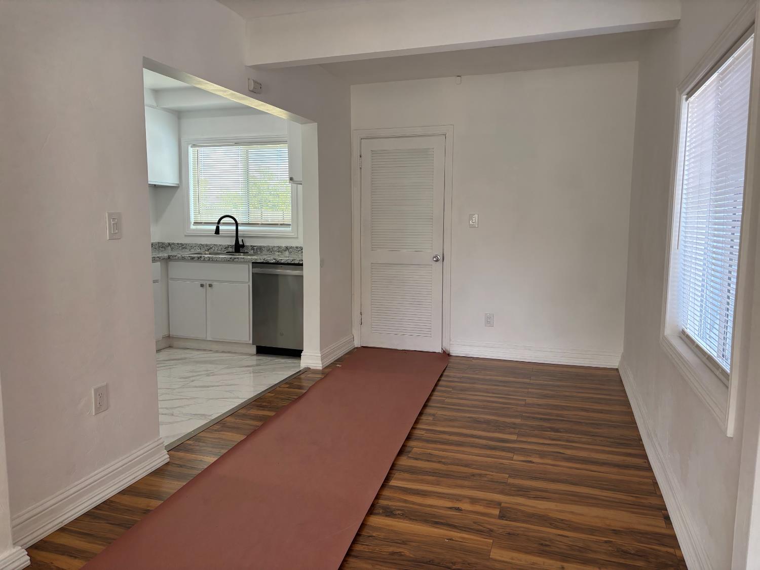 Detail Gallery Image 7 of 19 For 2671 Grove Ave, Sacramento,  CA 95815 - 3 Beds | 2 Baths