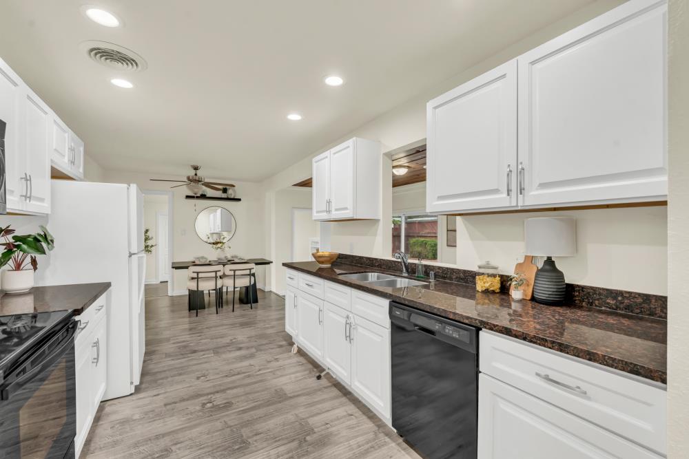 Detail Gallery Image 24 of 56 For 3000 Mission Ave, Carmichael,  CA 95608 - 3 Beds | 2 Baths