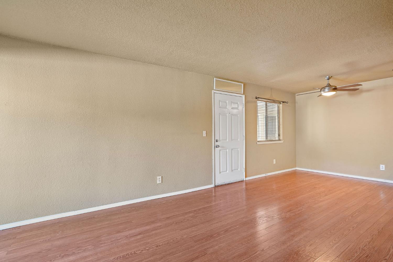 Photo #5: 225063019 Listing: Photo #5