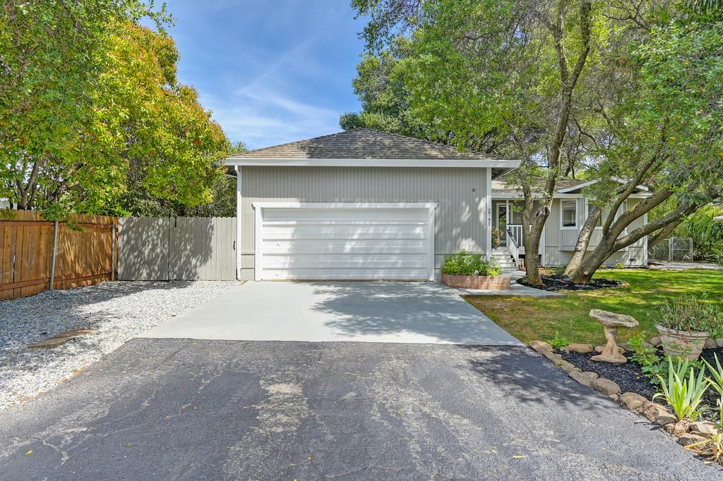 La Crescenta Drive, Cameron Park, California image 44