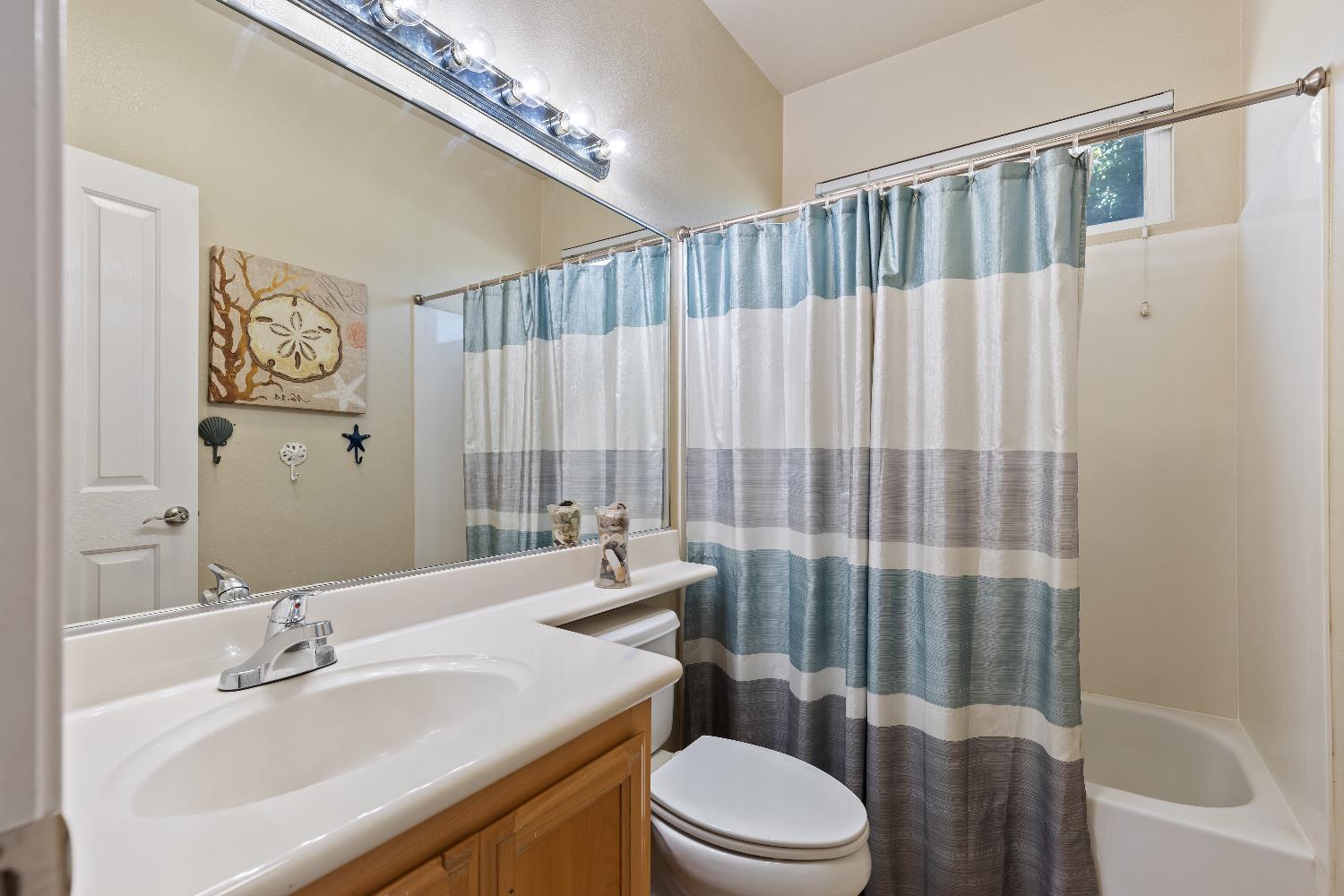 Detail Gallery Image 28 of 36 For 1795 Sea Side Ct, Plumas Lake,  CA 95961 - 4 Beds | 2 Baths