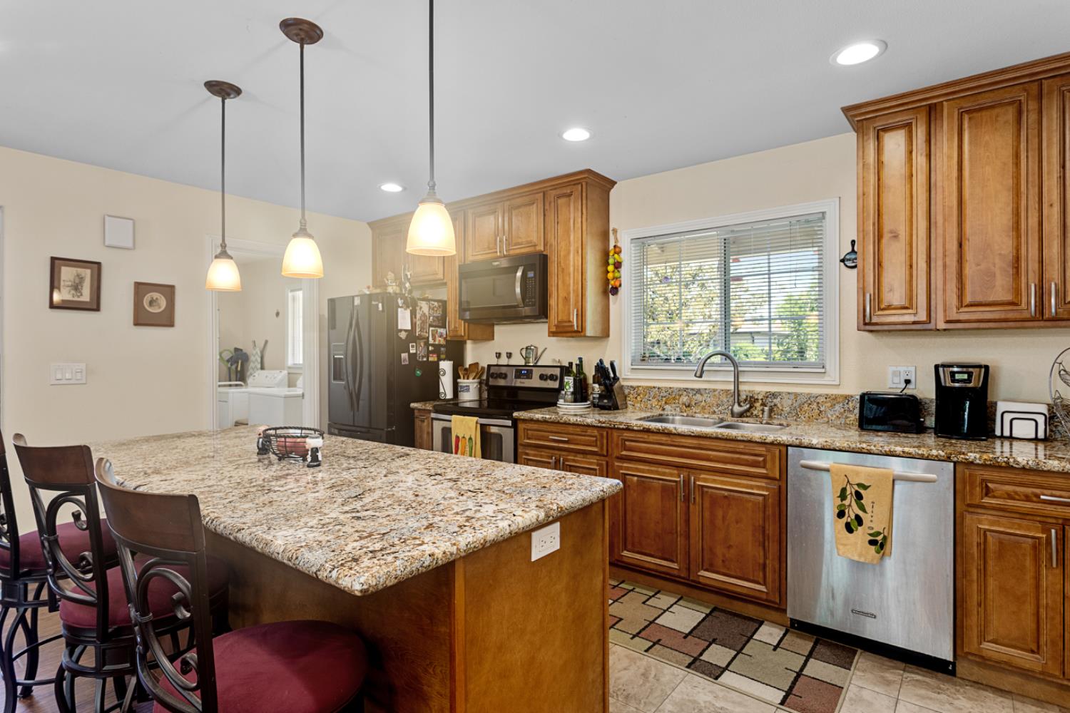 Detail Gallery Image 5 of 29 For 3136 Chelsea Rd, Sacramento,  CA 95864 - 4 Beds | 2 Baths